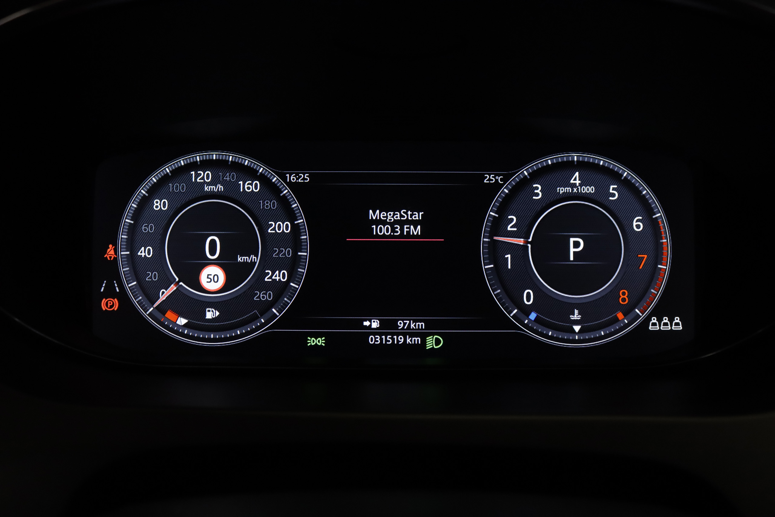 Jaguar E-pace 2.0 P 4WD 200cv Auto 5P S/S # NAVY, CUERO, FAROS LED, CAMARA 360 foto 18