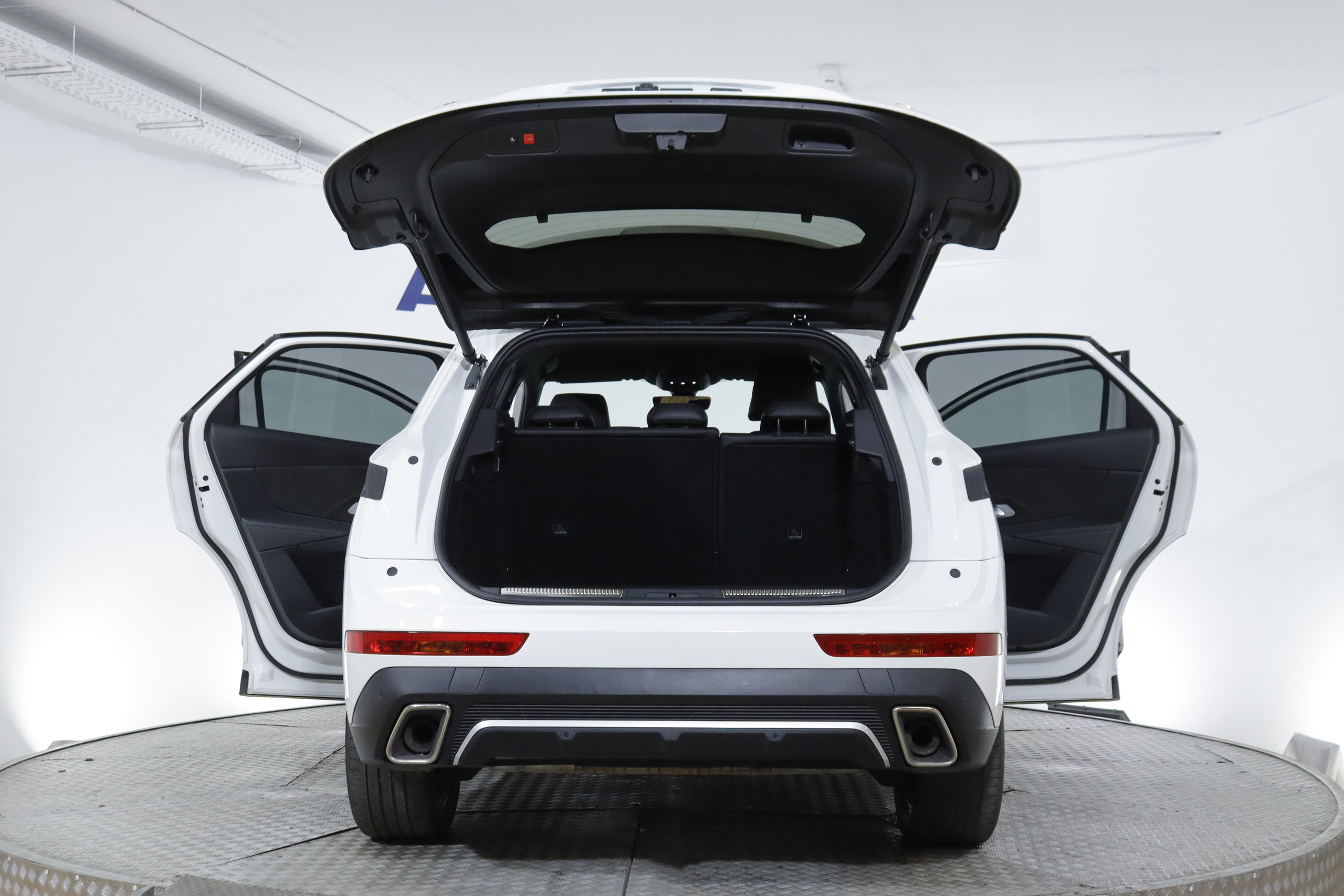 DS DS 7 Crossback 1.6 HIBRIDO ENCHUFABLE PERFORMANCE LINE 300cv AUTO 5P # NAVY, PARKTRONIC, FAROS LED foto 11