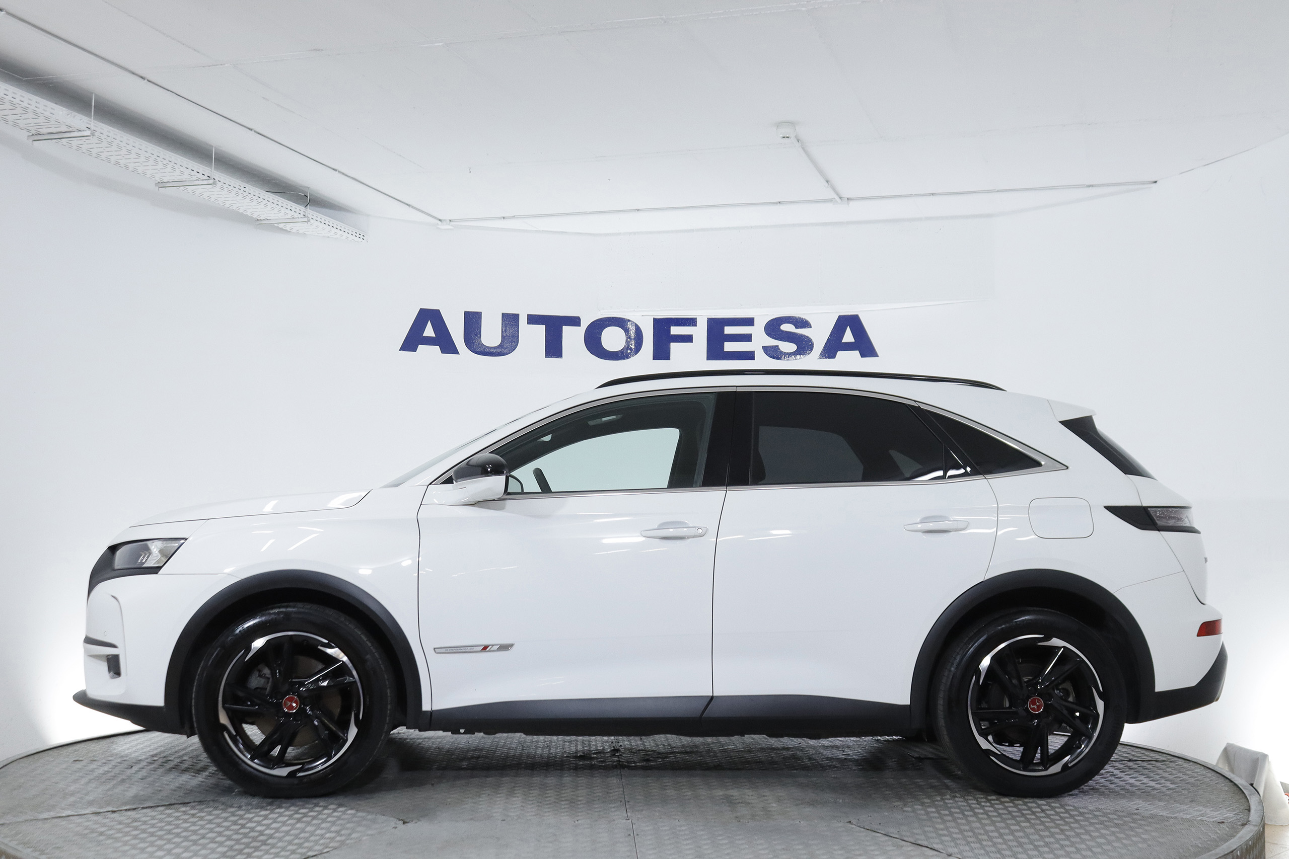 DS DS 7 Crossback 1.6 HIBRIDO ENCHUFABLE PERFORMANCE LINE 300cv AUTO 5P # NAVY, PARKTRONIC, FAROS LED foto 5