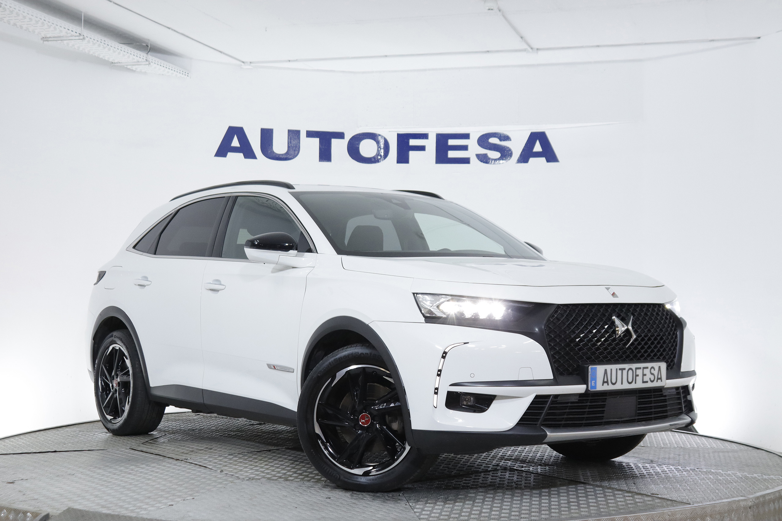 DS DS 7 Crossback 1.6 HIBRIDO ENCHUFABLE PERFORMANCE LINE 300cv AUTO 5P # NAVY, PARKTRONIC, FAROS LED foto 3