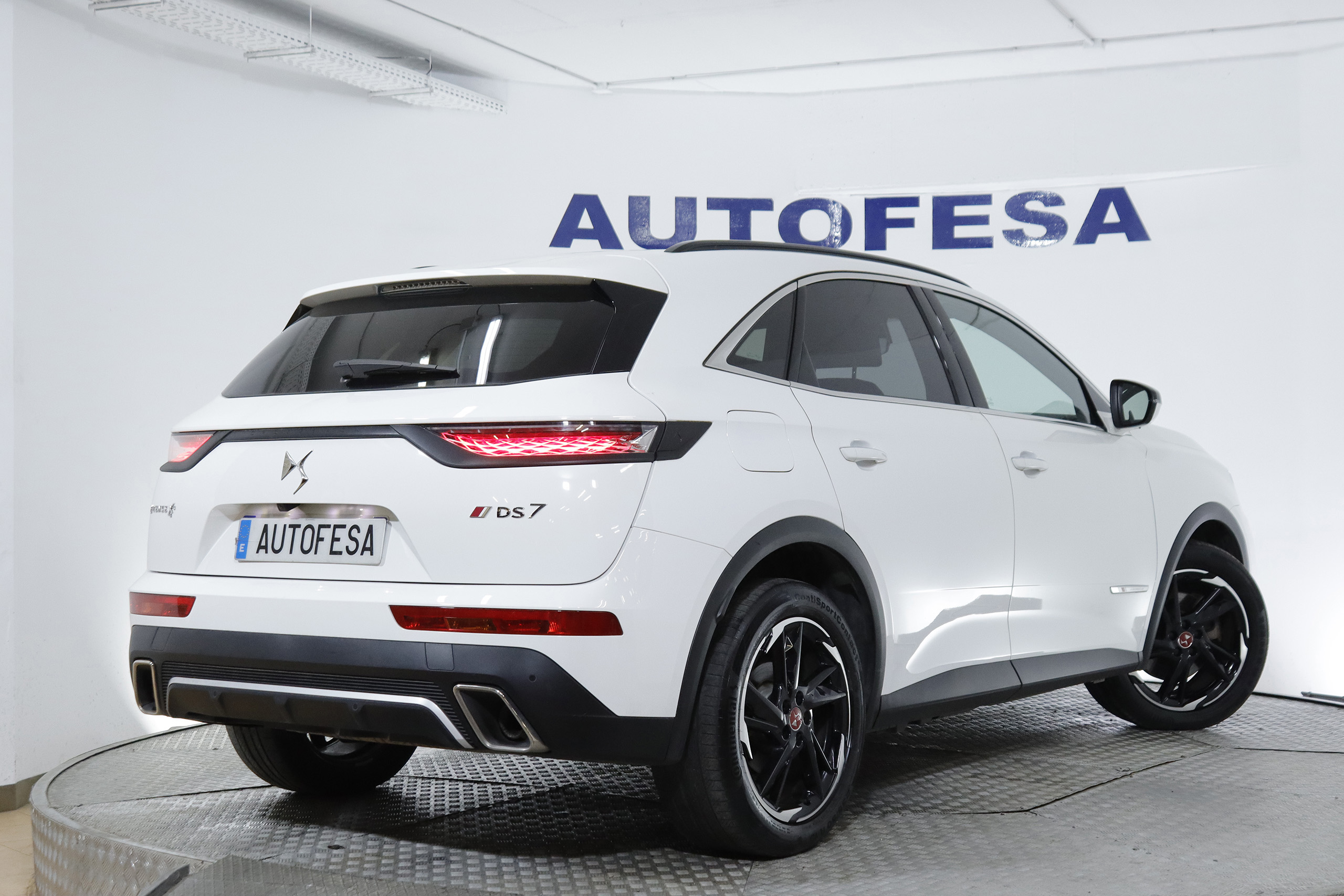 DS DS 7 Crossback 1.6 HIBRIDO ENCHUFABLE PERFORMANCE LINE 300cv AUTO 5P # NAVY, PARKTRONIC, FAROS LED foto 9