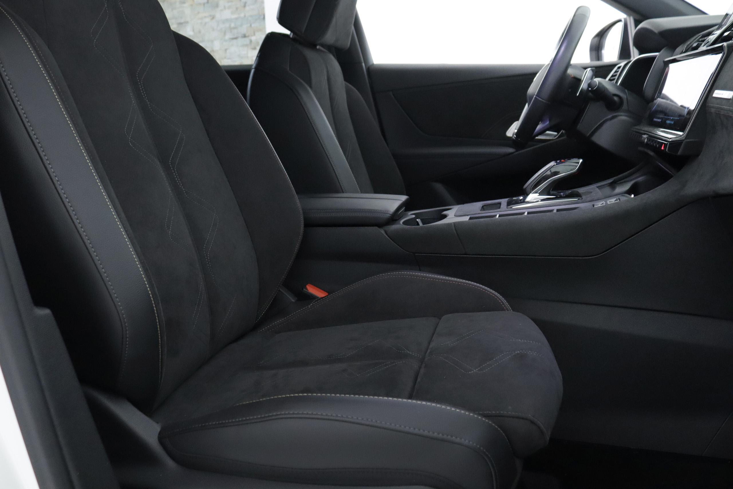 DS DS 7 Crossback 1.6 HIBRIDO ENCHUFABLE PERFORMANCE LINE 300cv AUTO 5P # NAVY, PARKTRONIC, FAROS LED foto 24