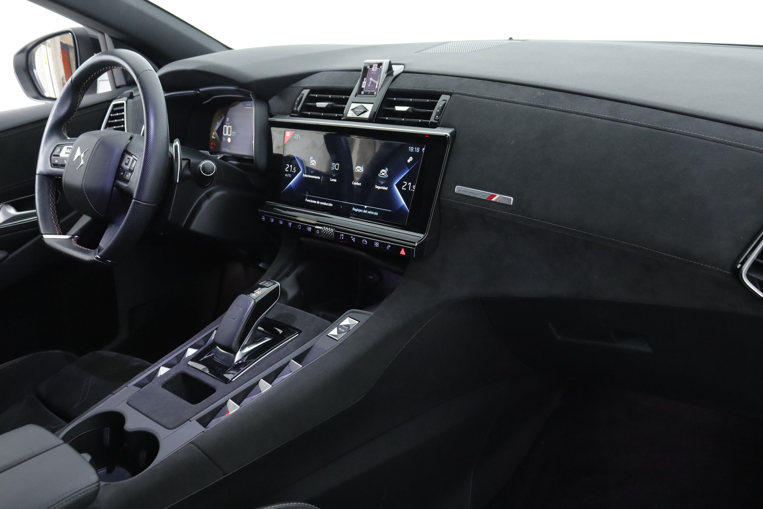 DS DS 7 Crossback 1.6 HIBRIDO ENCHUFABLE PERFORMANCE LINE 300cv AUTO 5P # NAVY, PARKTRONIC, FAROS LED foto 15