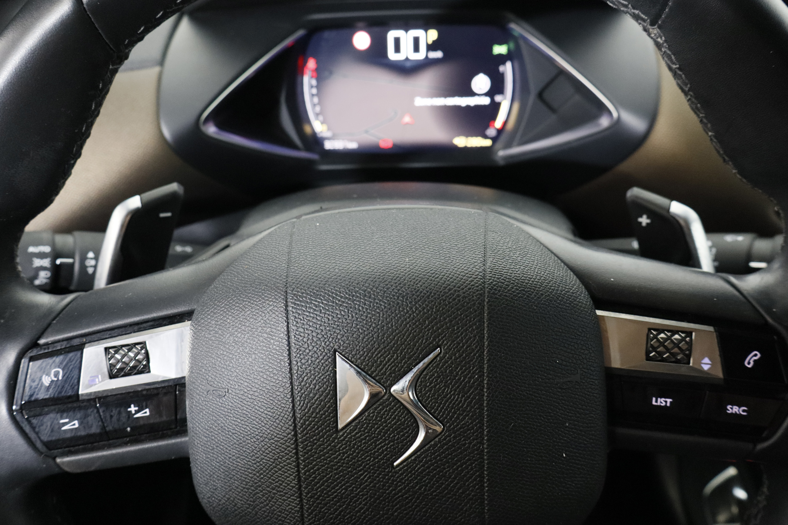 DS DS 3 Crossback 1.2 SO CHIC 130cv AUTO  5P # NAVY,  PARKTRONIC foto 17