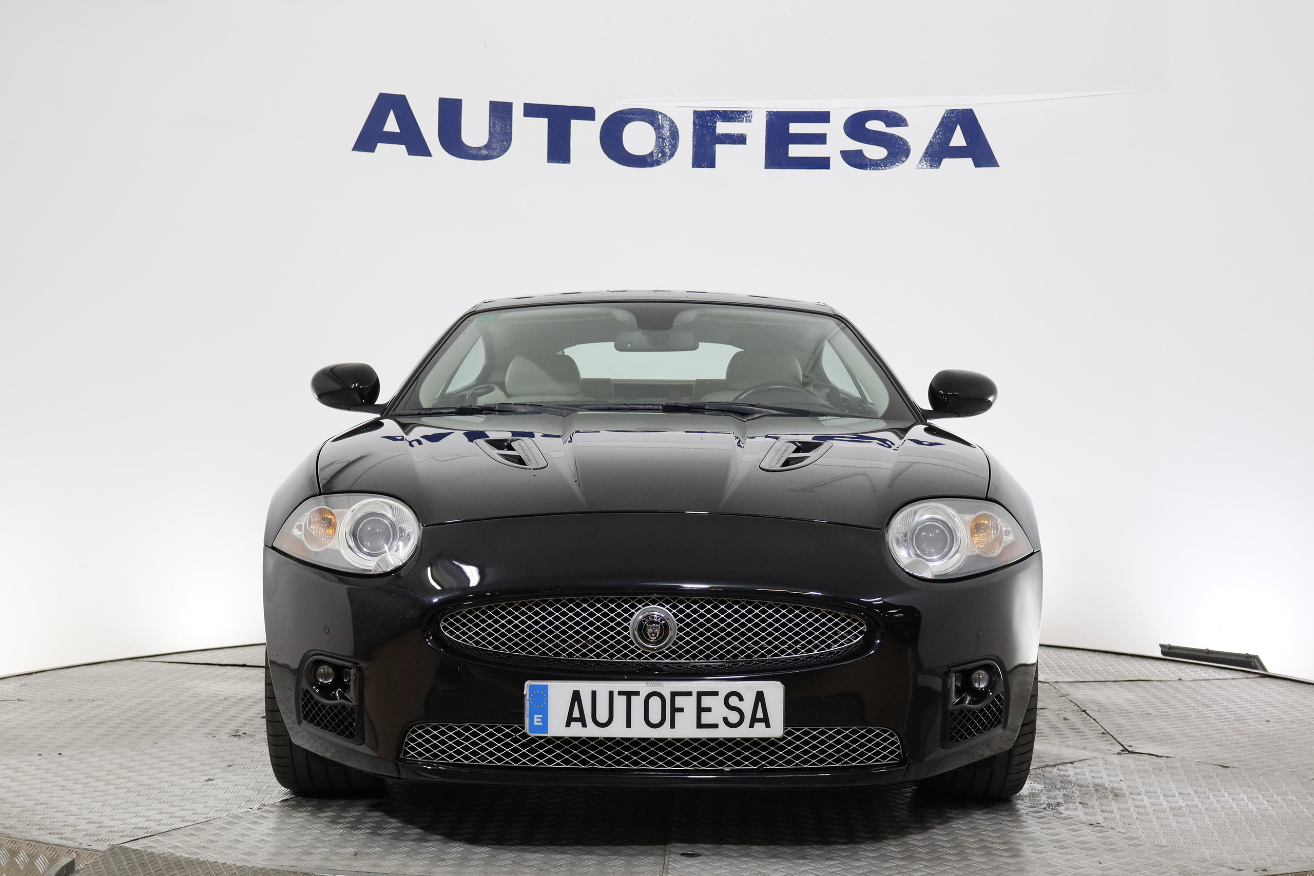 Jaguar Xkr XKR COUPE 4.2 V8 416cv Auto 3P # CUERO,NAVY,PARKTRONIC foto 2