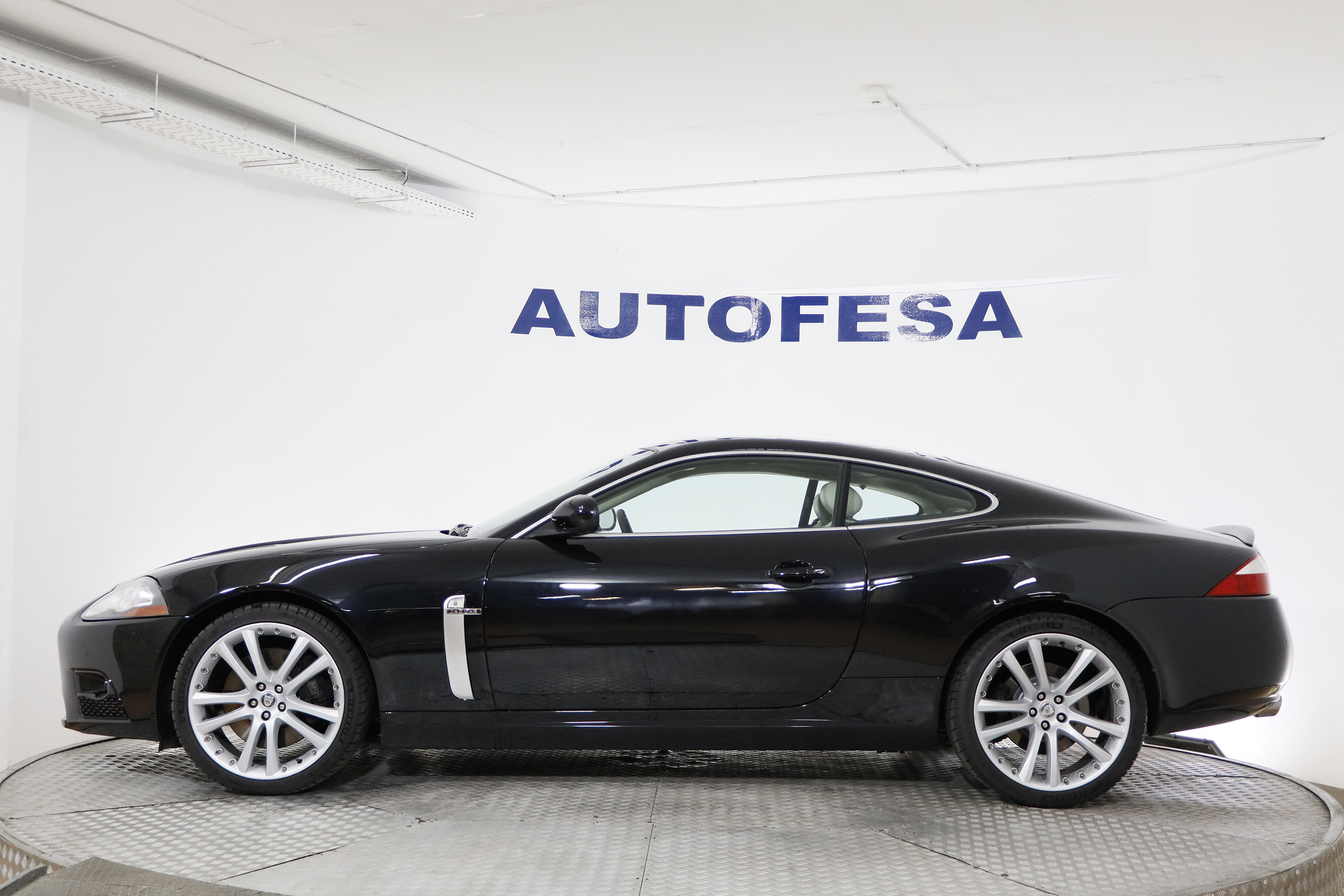 Jaguar Xkr XKR COUPE 4.2 V8 416cv Auto 3P # CUERO,NAVY,PARKTRONIC foto 5
