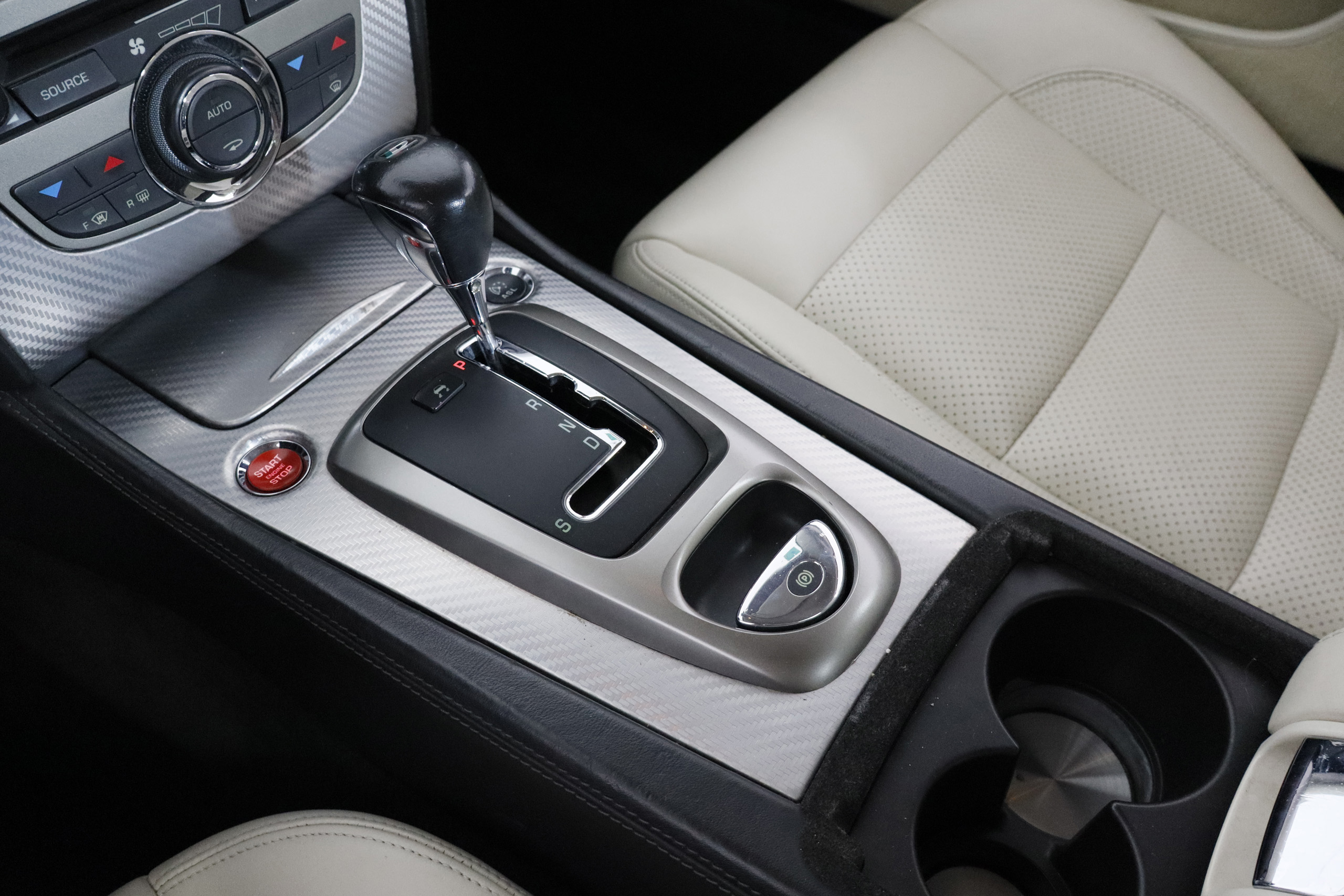 Jaguar Xkr XKR COUPE 4.2 V8 416cv Auto 3P # CUERO,NAVY,PARKTRONIC foto 18