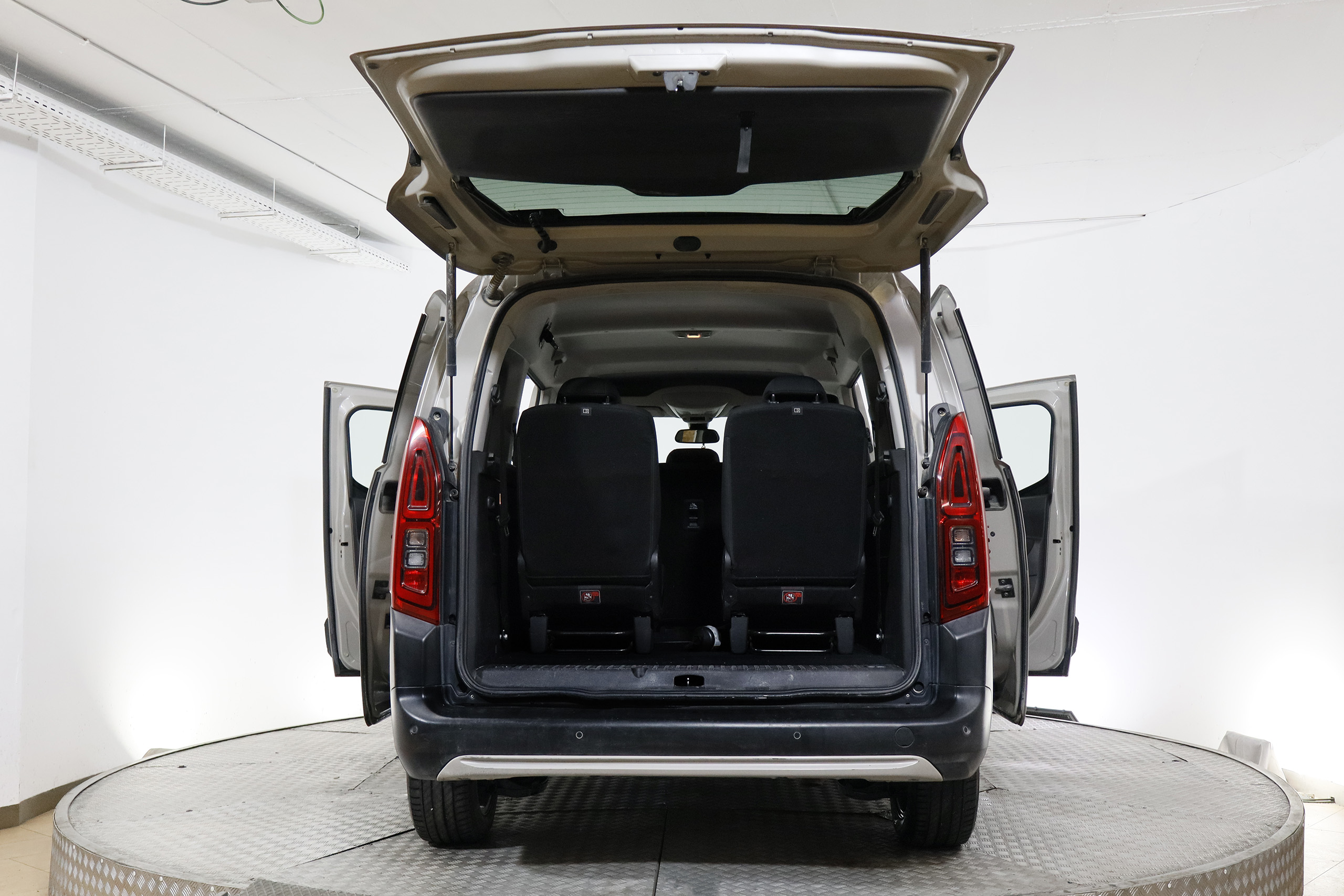 Citroen Berlingo TALLA XL 1.5 BLUEHDI 100cv SHINE 7 PLAZAS 5P # IVA DEDUCIBLE, NAVY foto 11