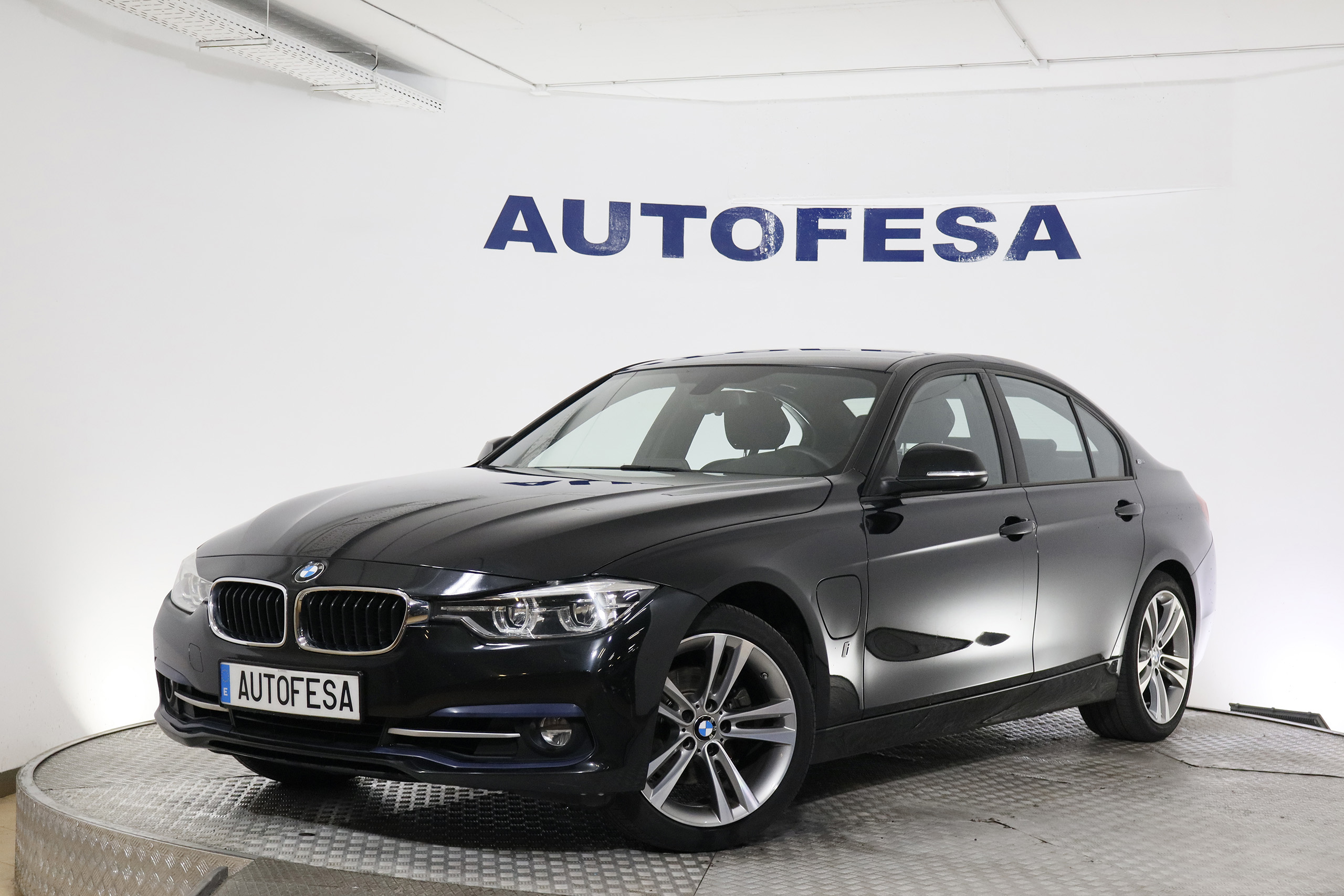 BMW 330 330E E-DRIVE PACK SPORT 252CV AUTO 4P # NAVY, CUERO foto 1