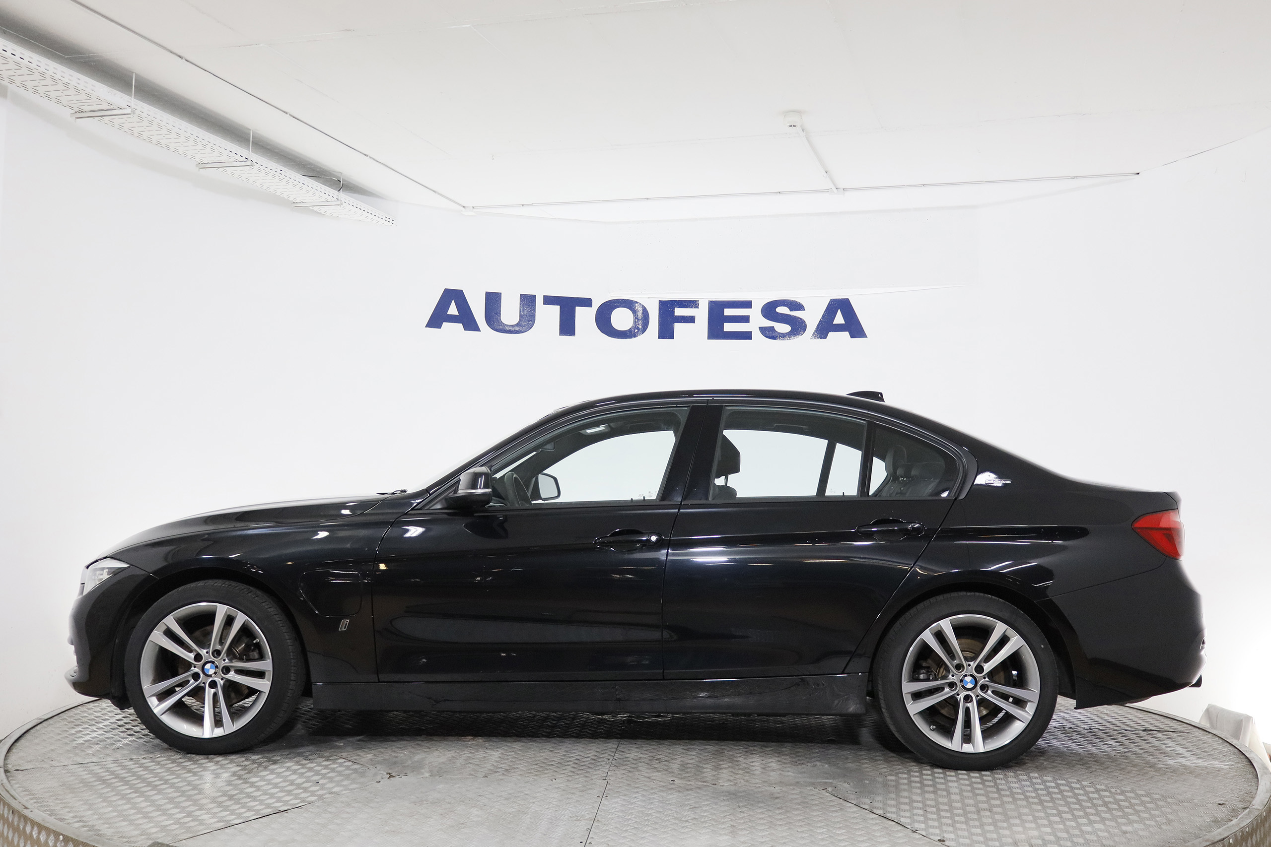 BMW 330 330E E-DRIVE PACK SPORT 252CV AUTO 4P # NAVY, CUERO foto 5