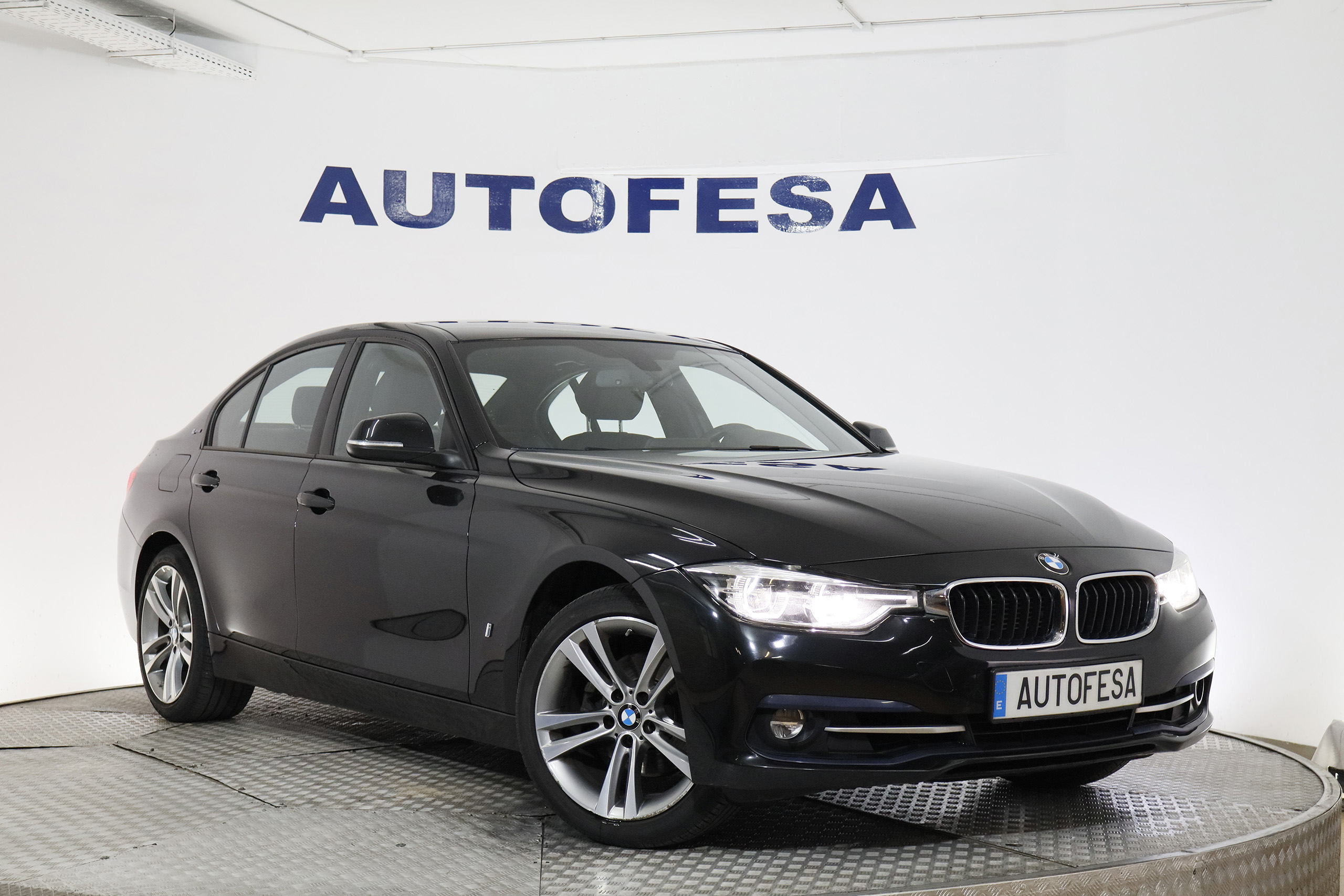 BMW 330 330E E-DRIVE PACK SPORT 252CV AUTO 4P # NAVY, CUERO foto 3