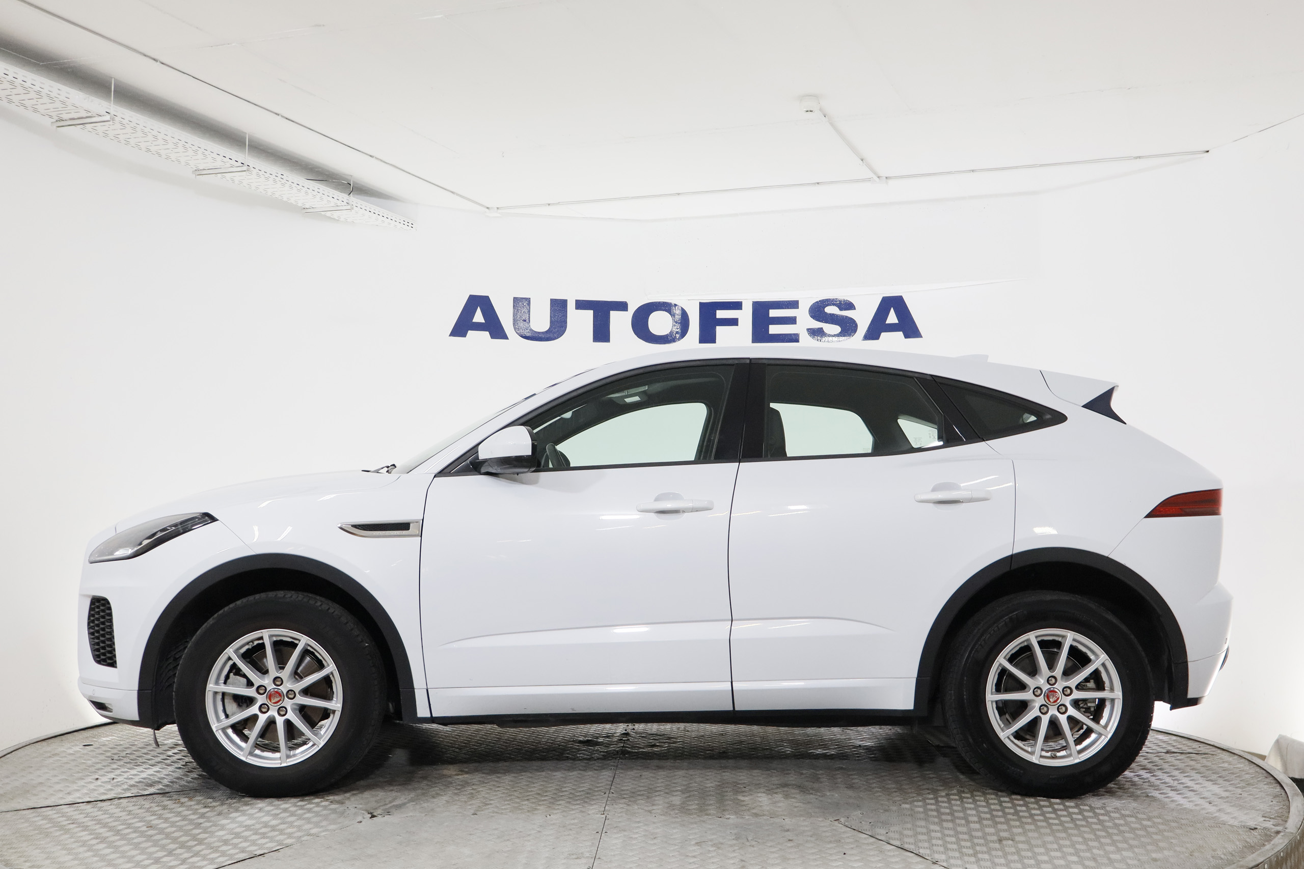 Jaguar E-pace 2.0D R-DYNAMIC 4WD 150cv AUTO 5P # IVA DEDUCIBLE, NAVY foto 5