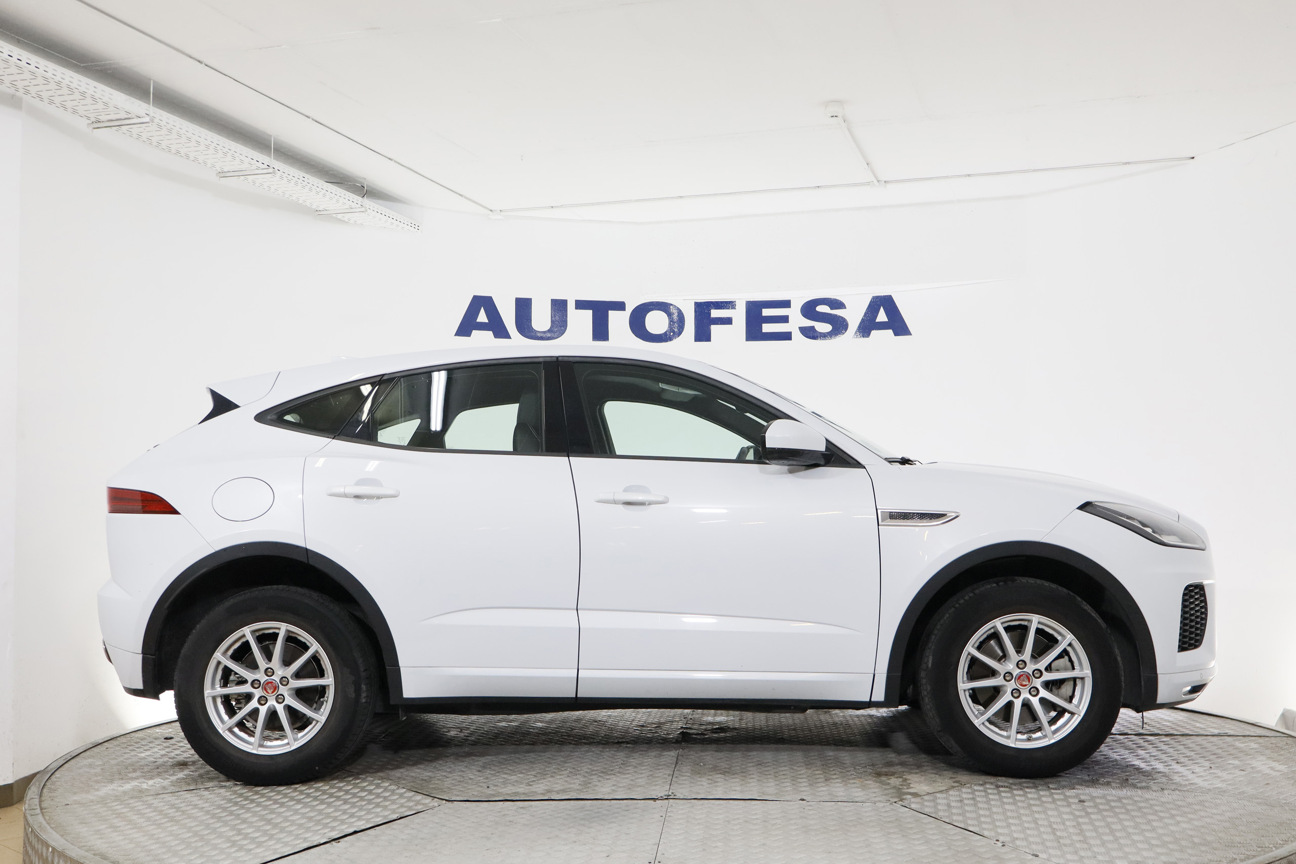 Jaguar E-pace 2.0D R-DYNAMIC 4WD 150cv AUTO 5P # IVA DEDUCIBLE, NAVY foto 10