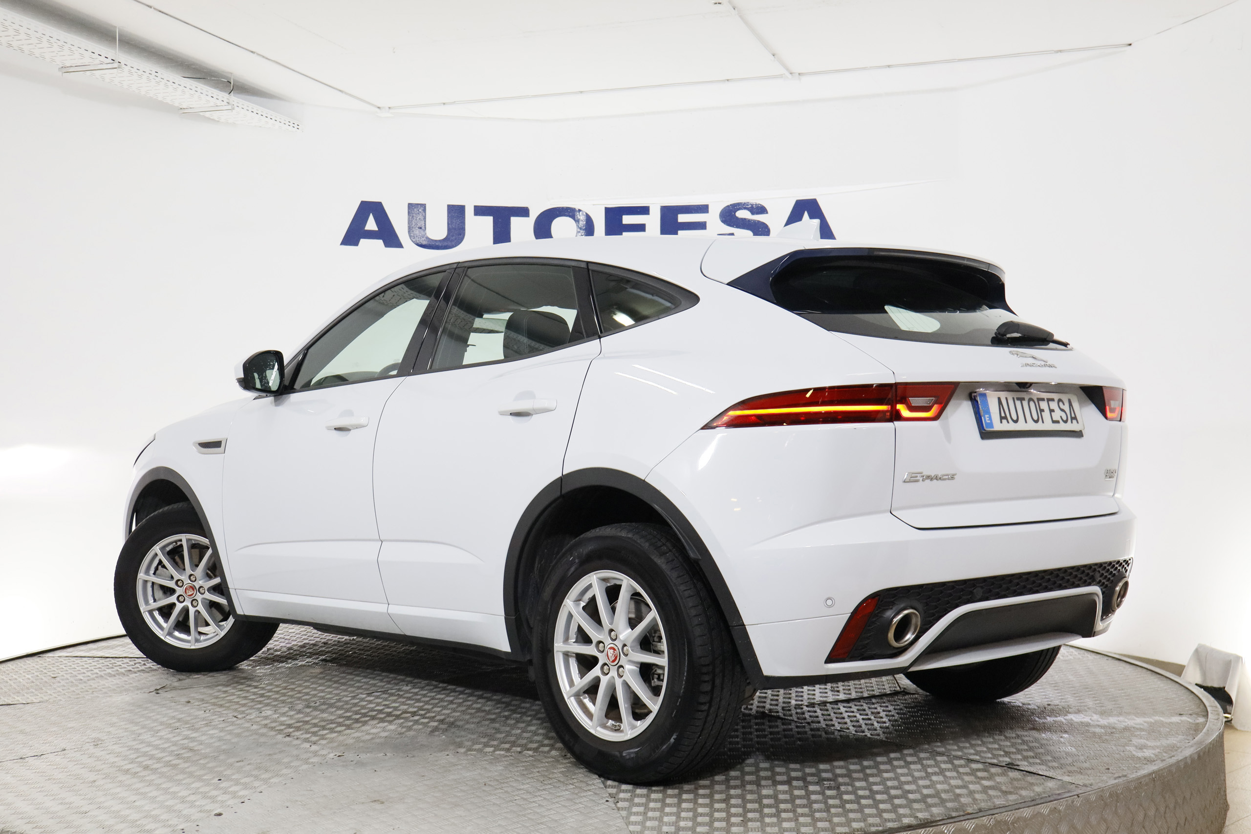 Jaguar E-pace 2.0D R-DYNAMIC 4WD 150cv AUTO 5P # IVA DEDUCIBLE, NAVY foto 6