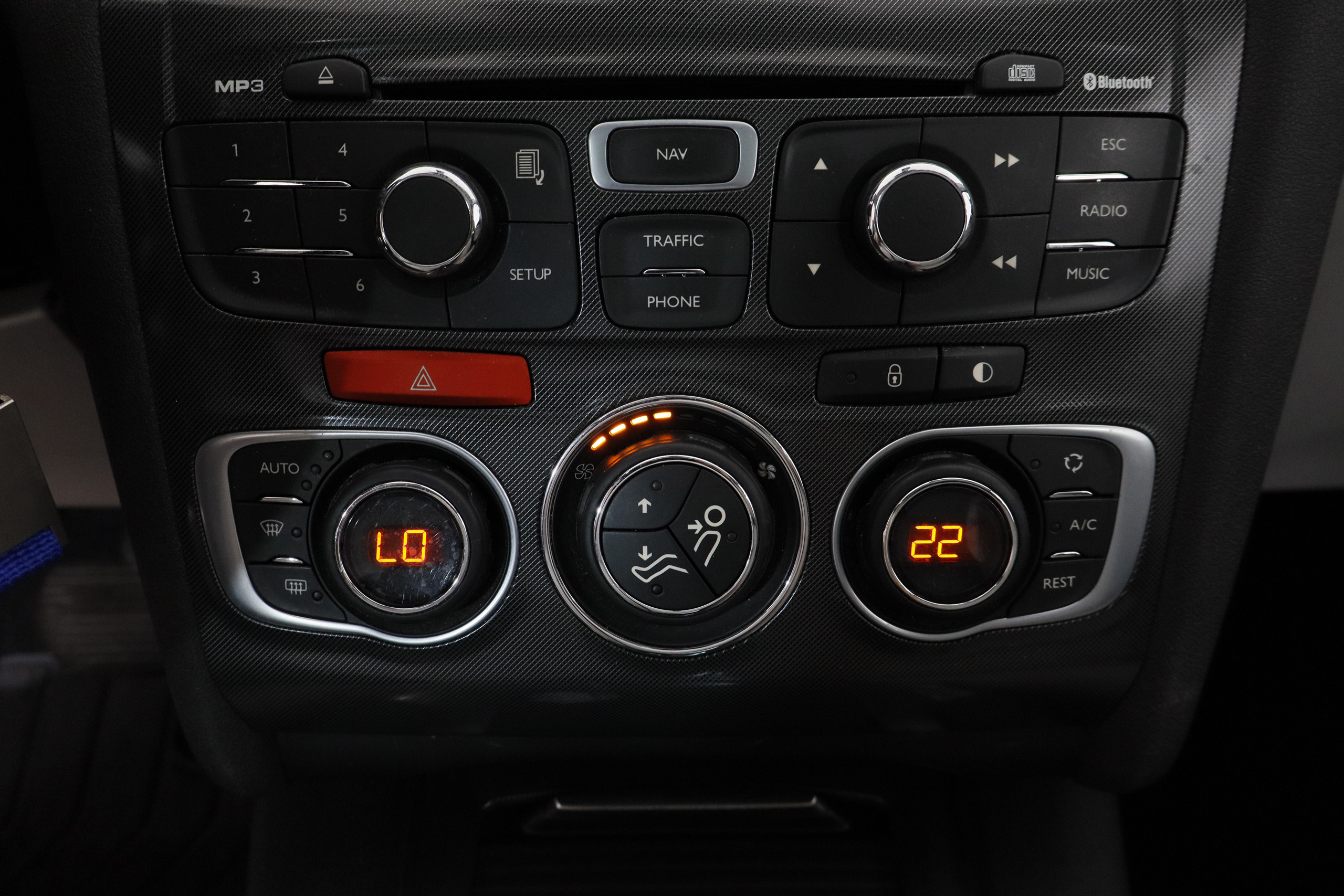 Citroen C4 1.6 HDI AIRDREAM EXCLUSIVE 110cv AUTO 5P # TECHO PANORAMICO, NAVY foto 21