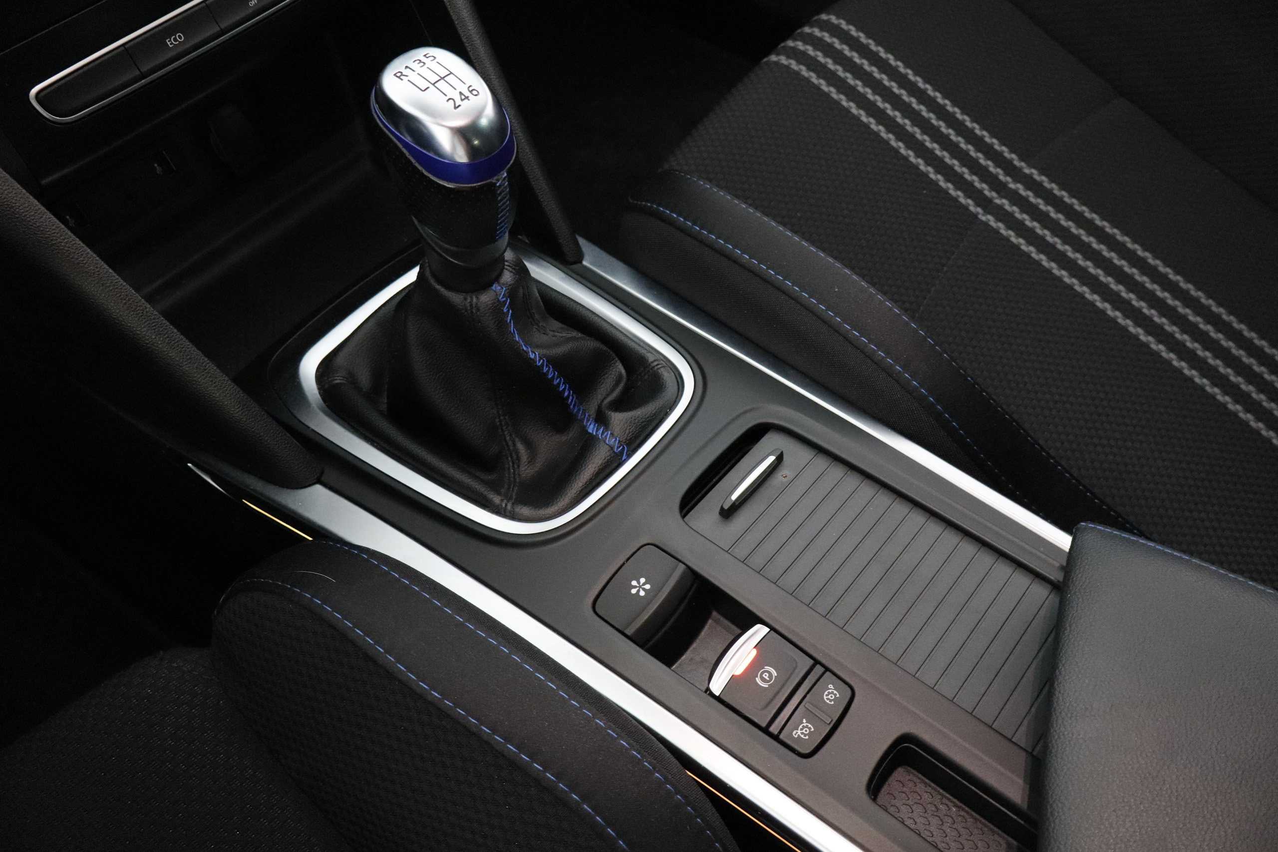 Renault Megane SPORT TOURER 1.6 DCI 130cv GT LINE 5P # IVA DEDUCIBLE, NAVY foto 18