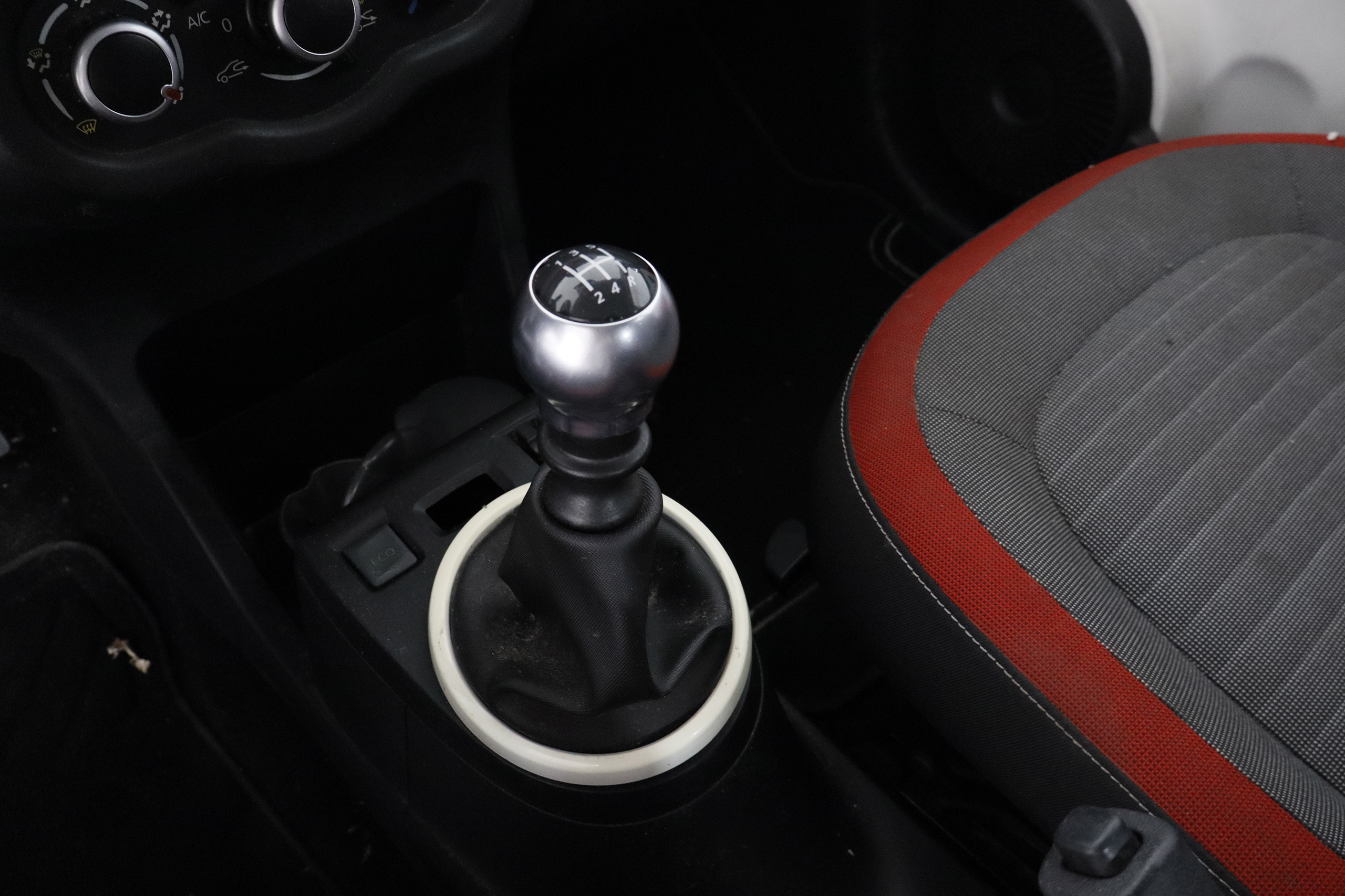 Renault Twingo 0.9 TCE 90cv INTENS 5P # PARKTRONIC foto 18