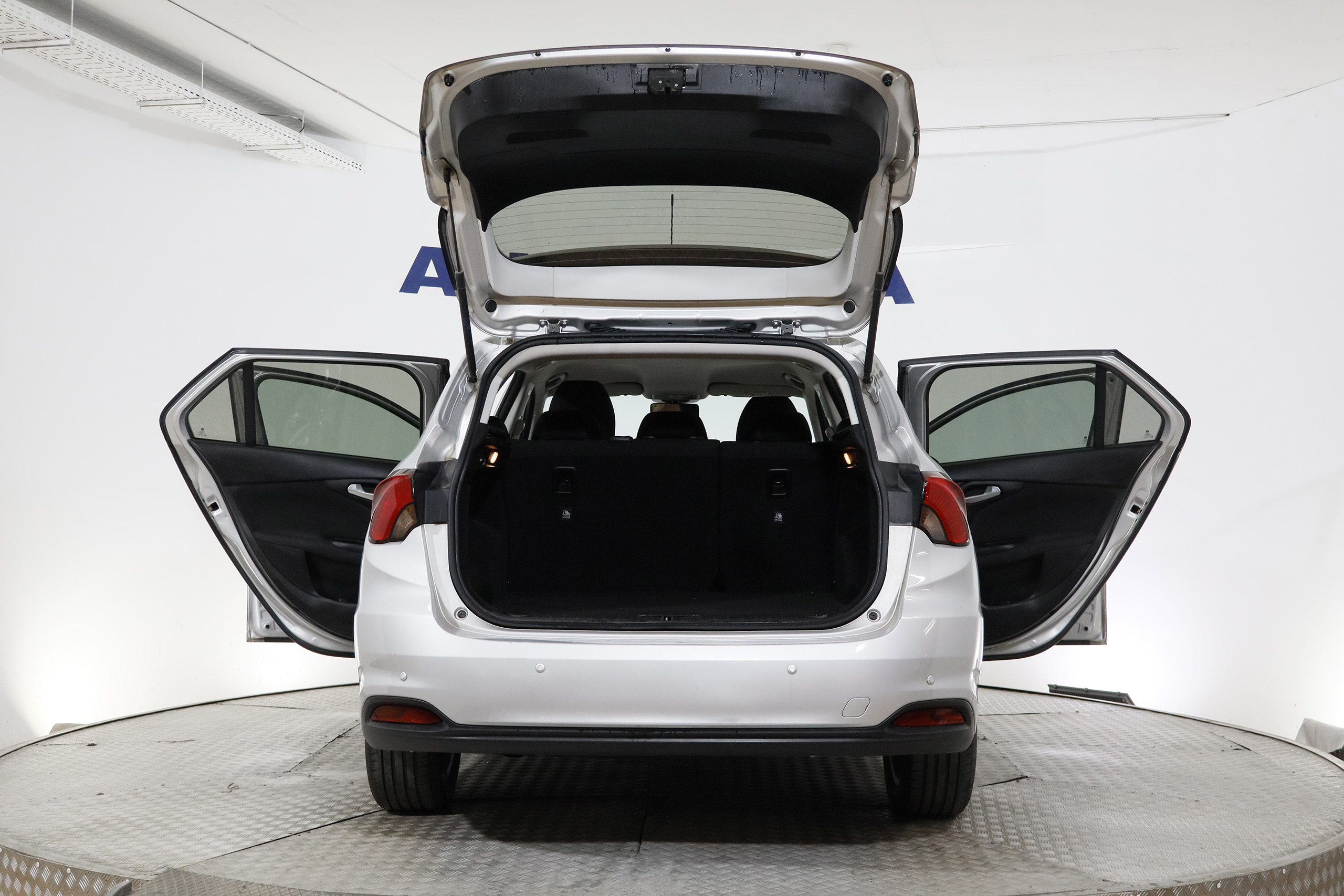 Fiat Tipo SW 1.4I LOUNGE 95cv 5P # PARKTRONIC foto 13