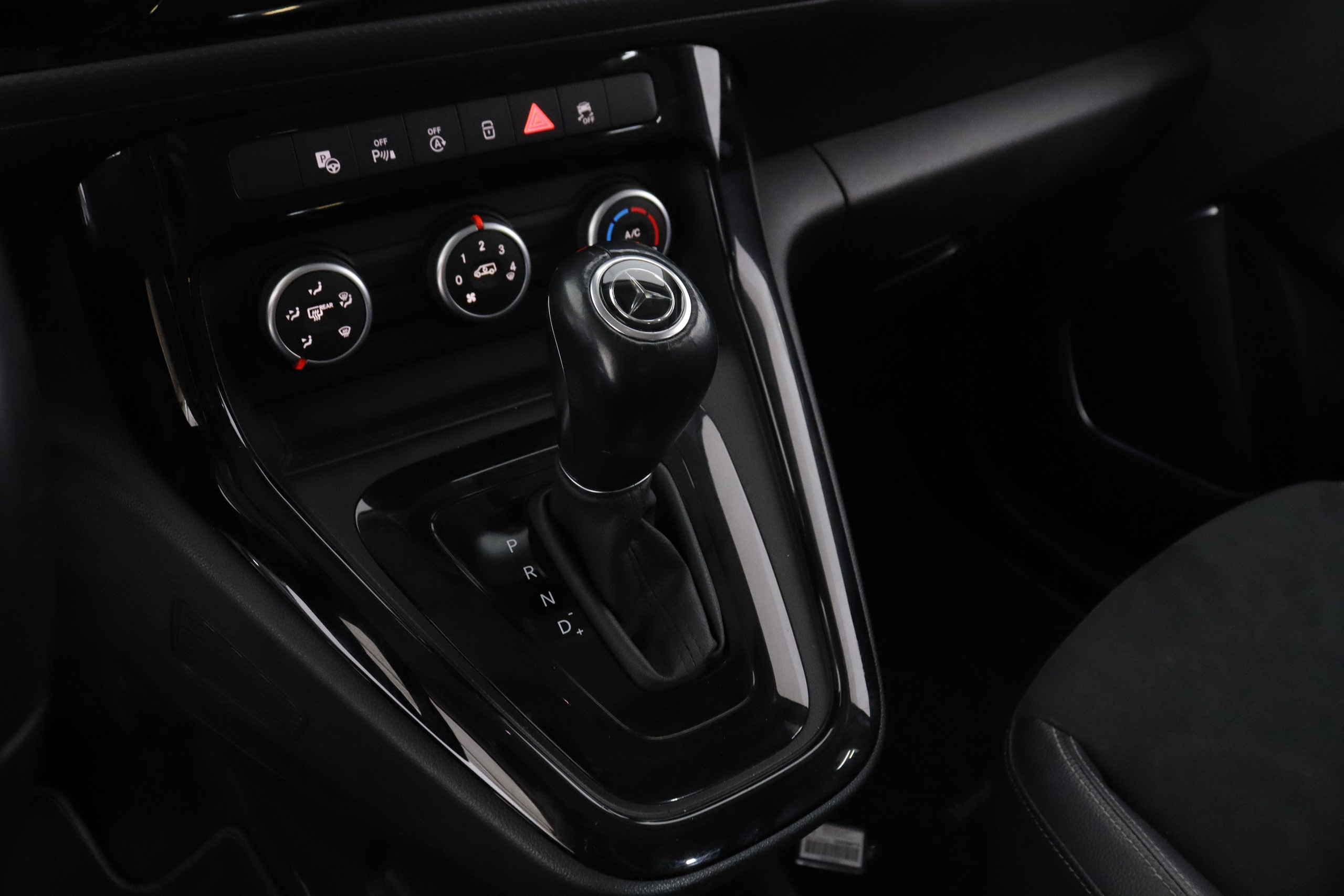 Mercedes-benz CLASE T CLASE T T180D TOURER LARGO 115cv AUTO 5P VENTA SOLO PROFESIONALES # IVA DEDUCIBLE, NAVY foto 18