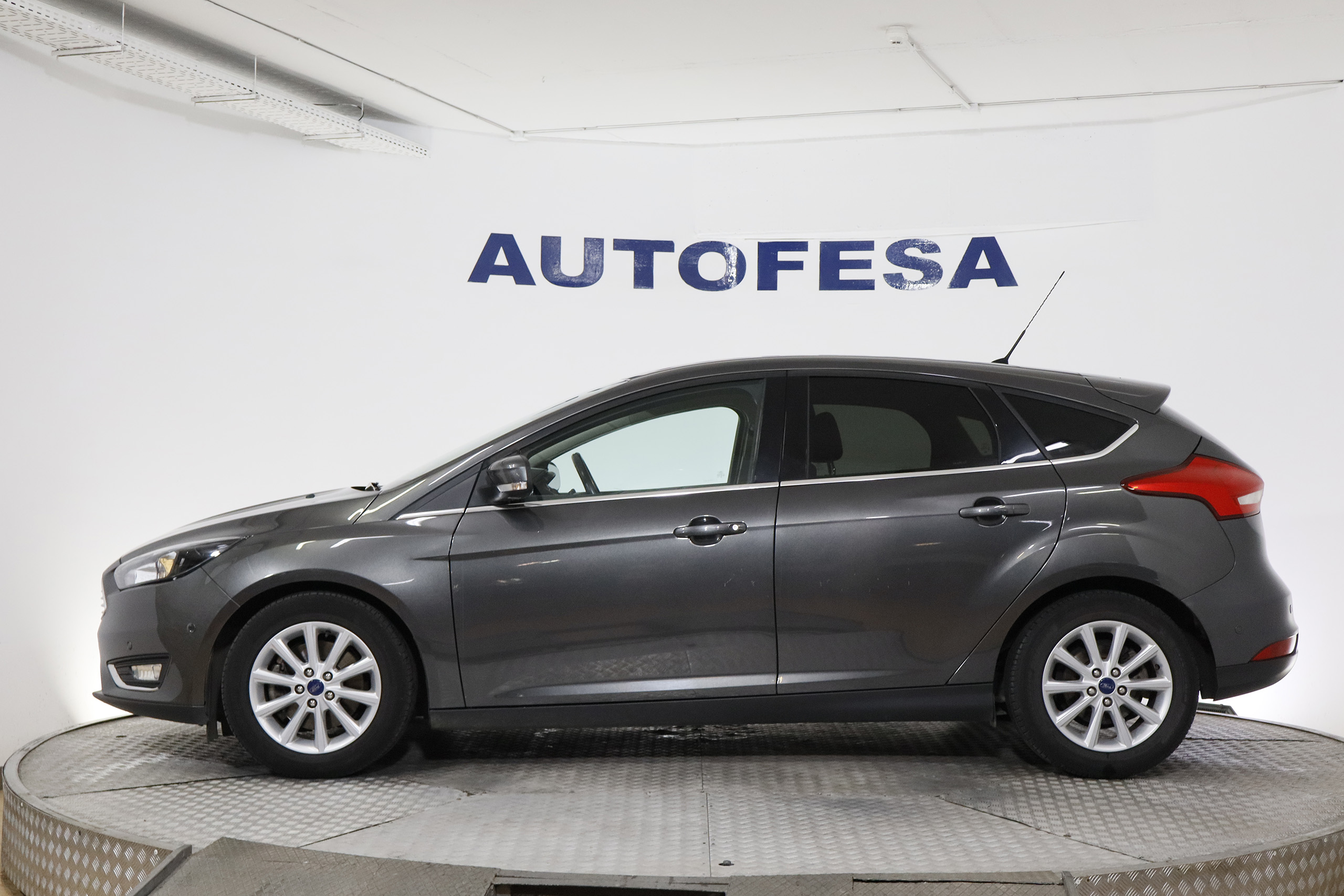 Ford Focus 2.0 TDCI 150cv TITANIUM 5P # NAVY foto 5