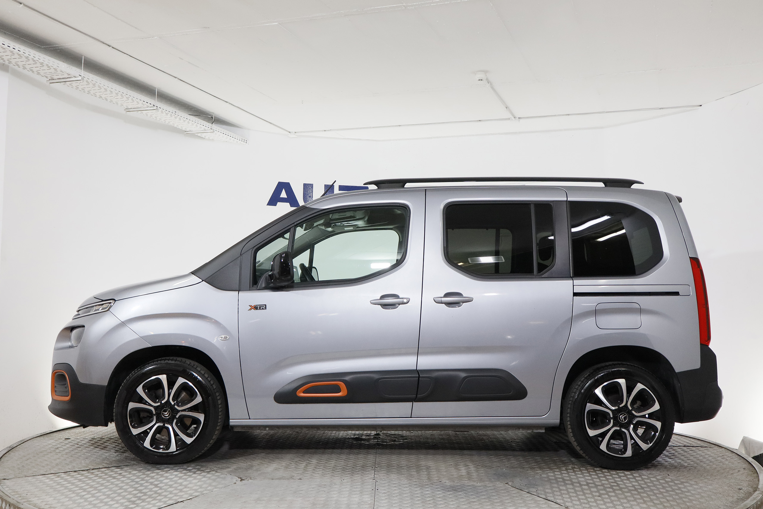 Citroen Berlingo 1.2 TALLA M SHINE 130cv AUTO 5P # NAVY foto 5