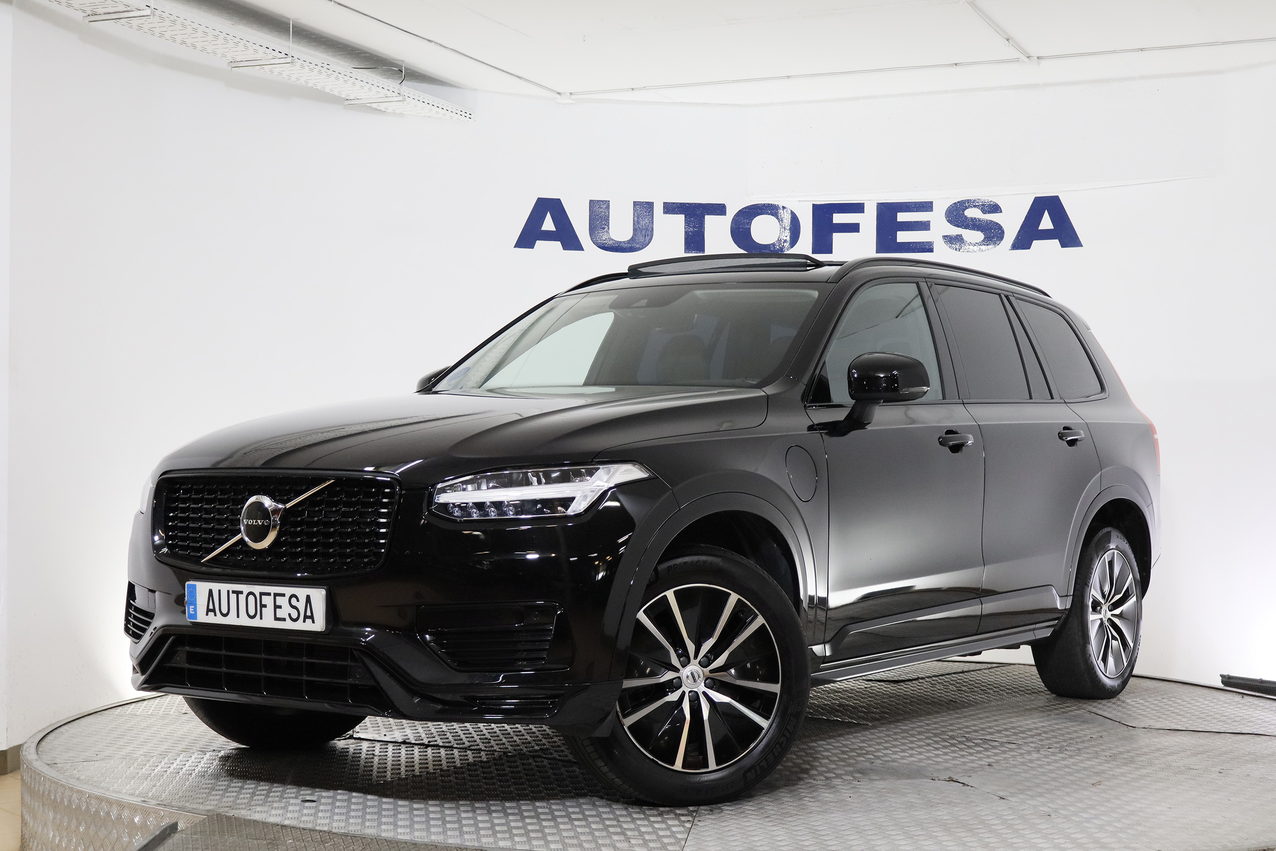 Volvo Xc 90 2.0T8 RECHARGE R-DESIGN 390CV AUTO 7 PLAZAS 5P # IVA DEDUCIBLE, TECHO ELE PANORAMICO, NAVY, CUERO foto 1