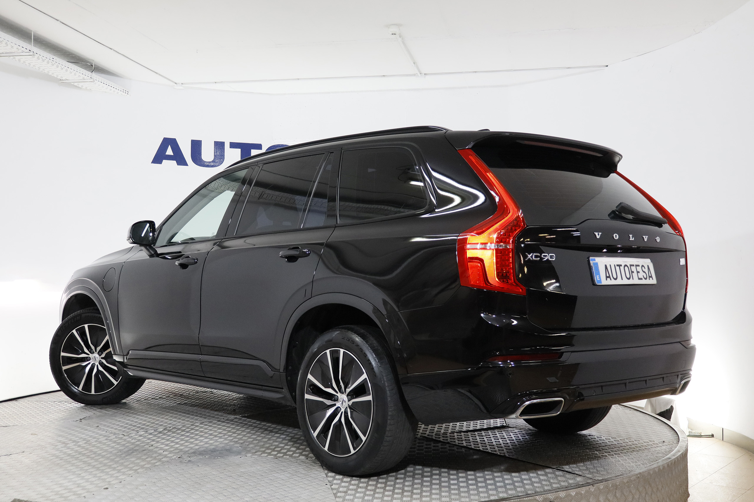 Volvo Xc 90 2.0T8 RECHARGE R-DESIGN 390CV AUTO 7 PLAZAS 5P # IVA DEDUCIBLE, TECHO ELE PANORAMICO, NAVY, CUERO foto 6