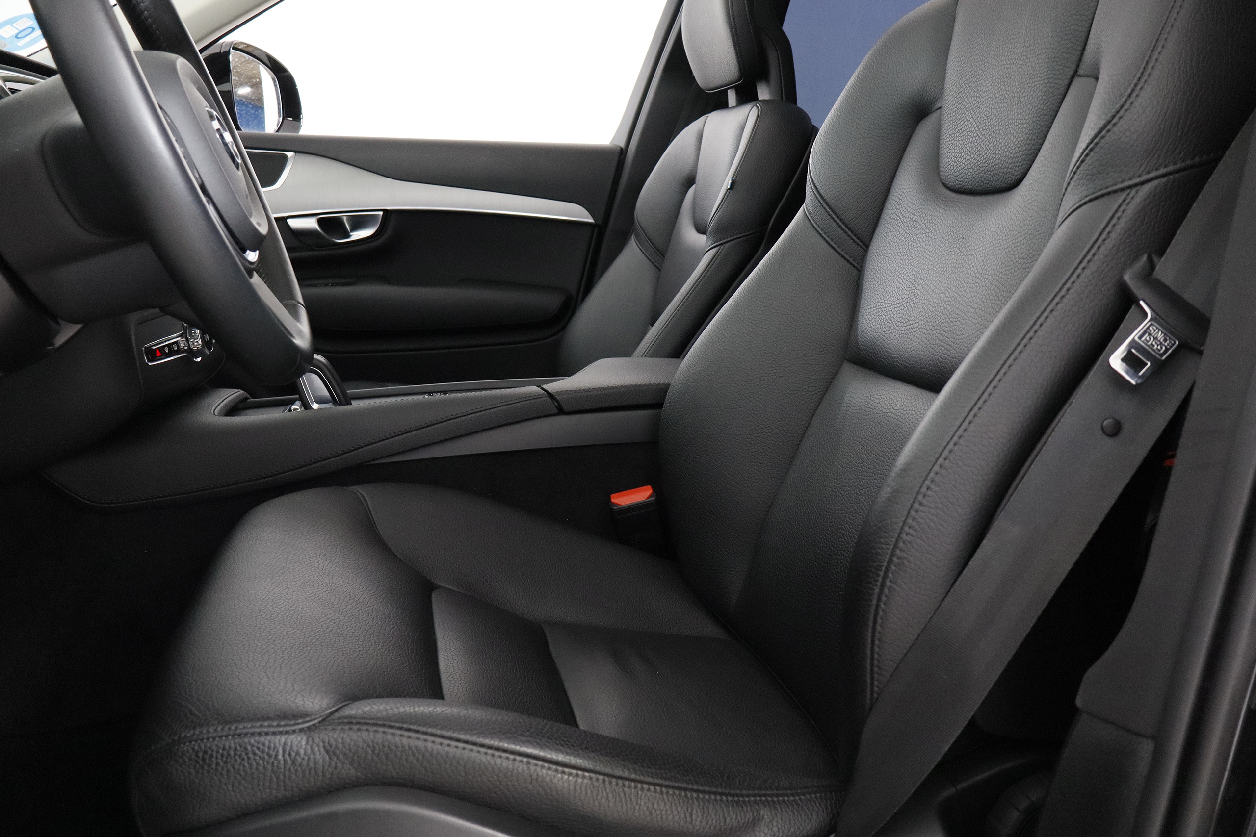 Volvo Xc 90 2.0T8 RECHARGE R-DESIGN 390CV AUTO 7 PLAZAS 5P # IVA DEDUCIBLE, TECHO ELE PANORAMICO, NAVY, CUERO foto 24