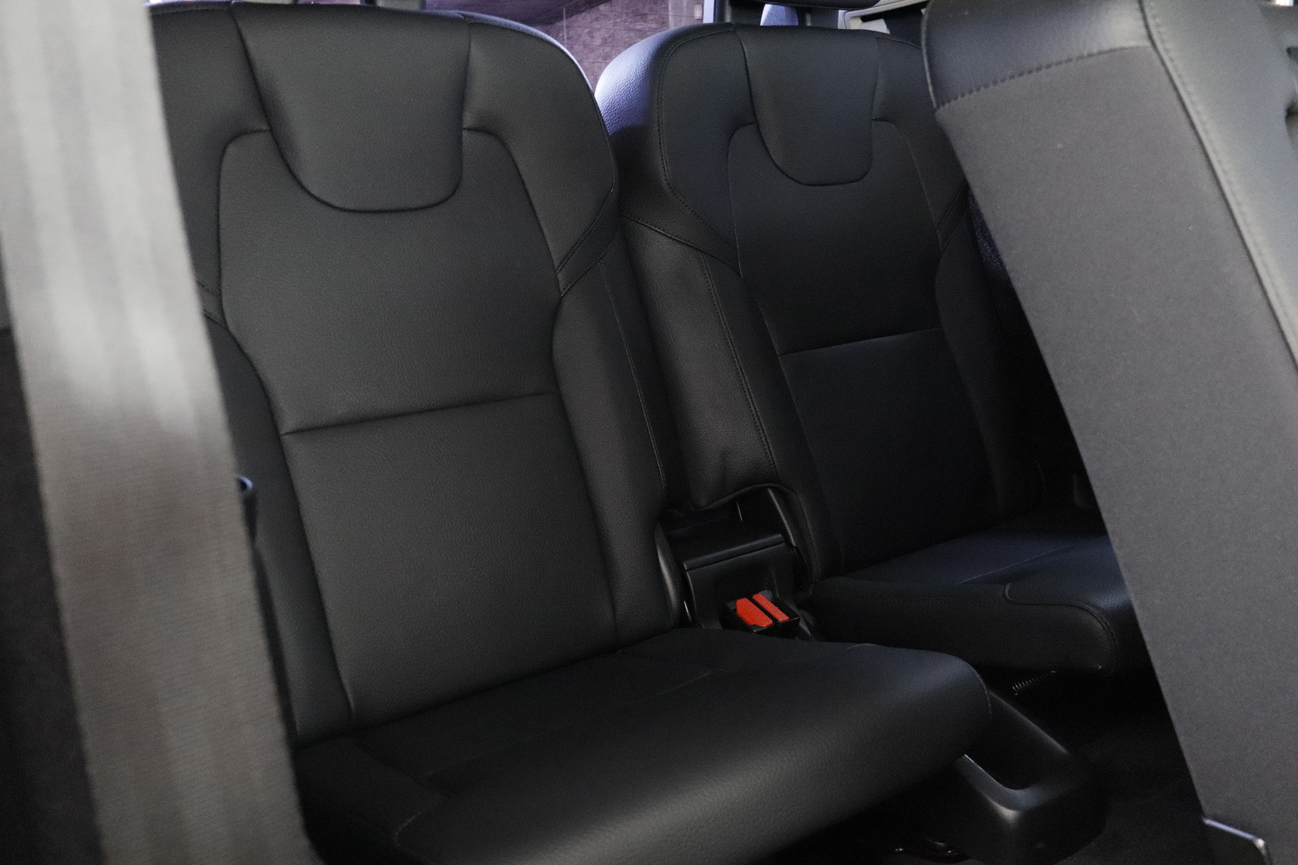 Volvo Xc 90 2.0T8 RECHARGE R-DESIGN 390CV AUTO 7 PLAZAS 5P # IVA DEDUCIBLE, TECHO ELE PANORAMICO, NAVY, CUERO foto 27