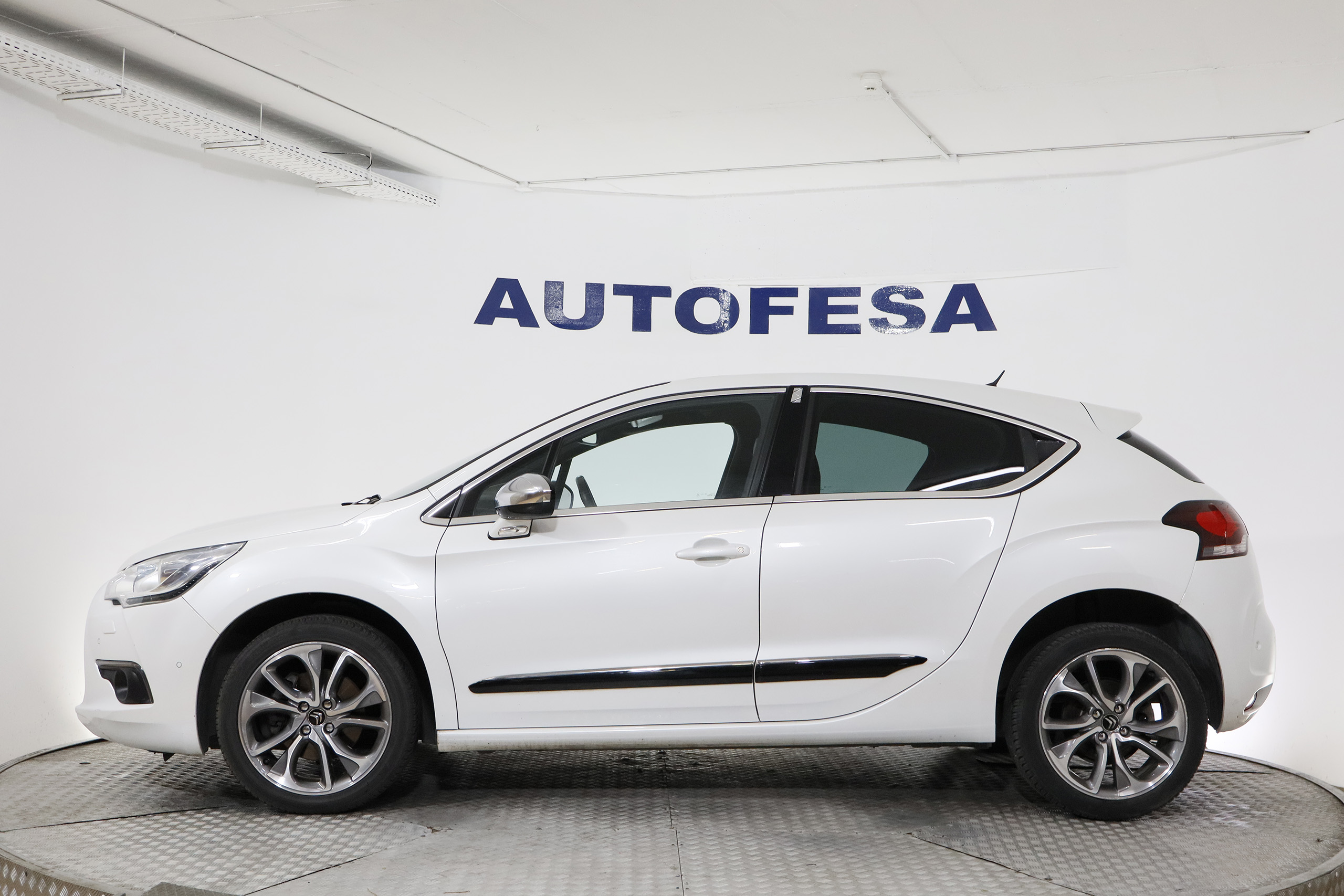 Citroen Ds4 2.0 HDI 160CV SPORT CHIC AUTO 5P # NAVY, CUERO foto 5