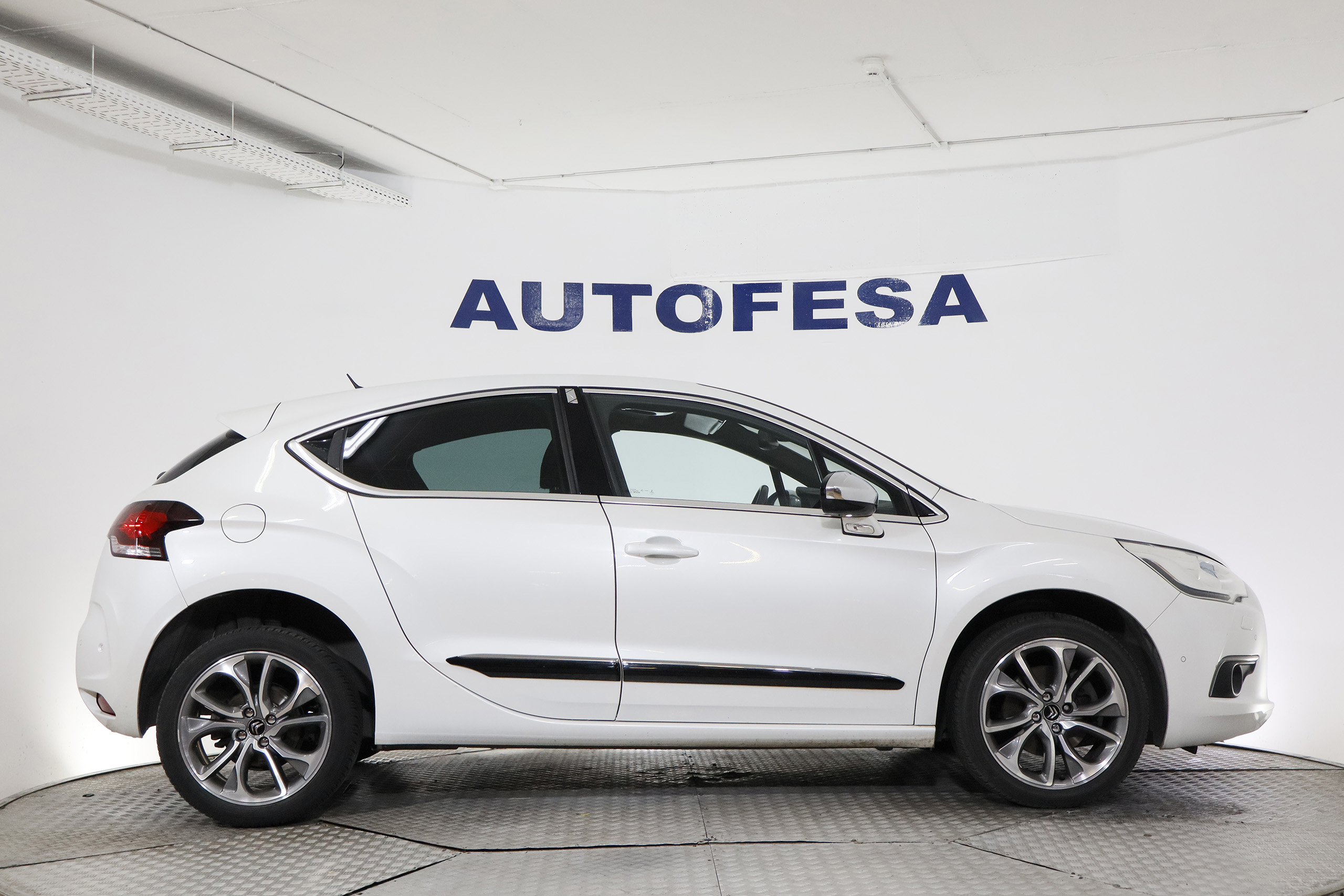 Citroen Ds4 2.0 HDI 160CV SPORT CHIC AUTO 5P # NAVY, CUERO foto 10