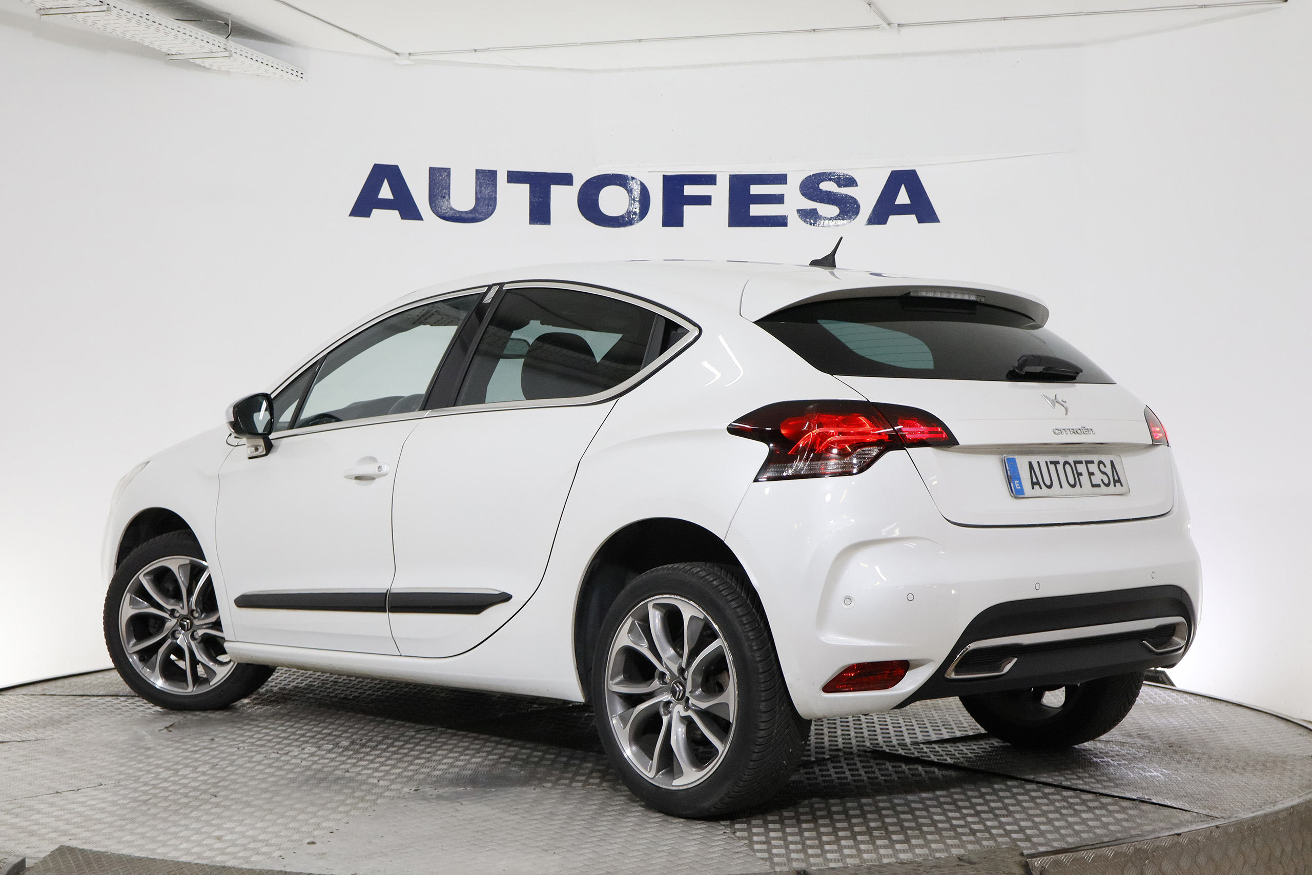 Citroen Ds4 2.0 HDI 160CV SPORT CHIC AUTO 5P # NAVY, CUERO foto 6