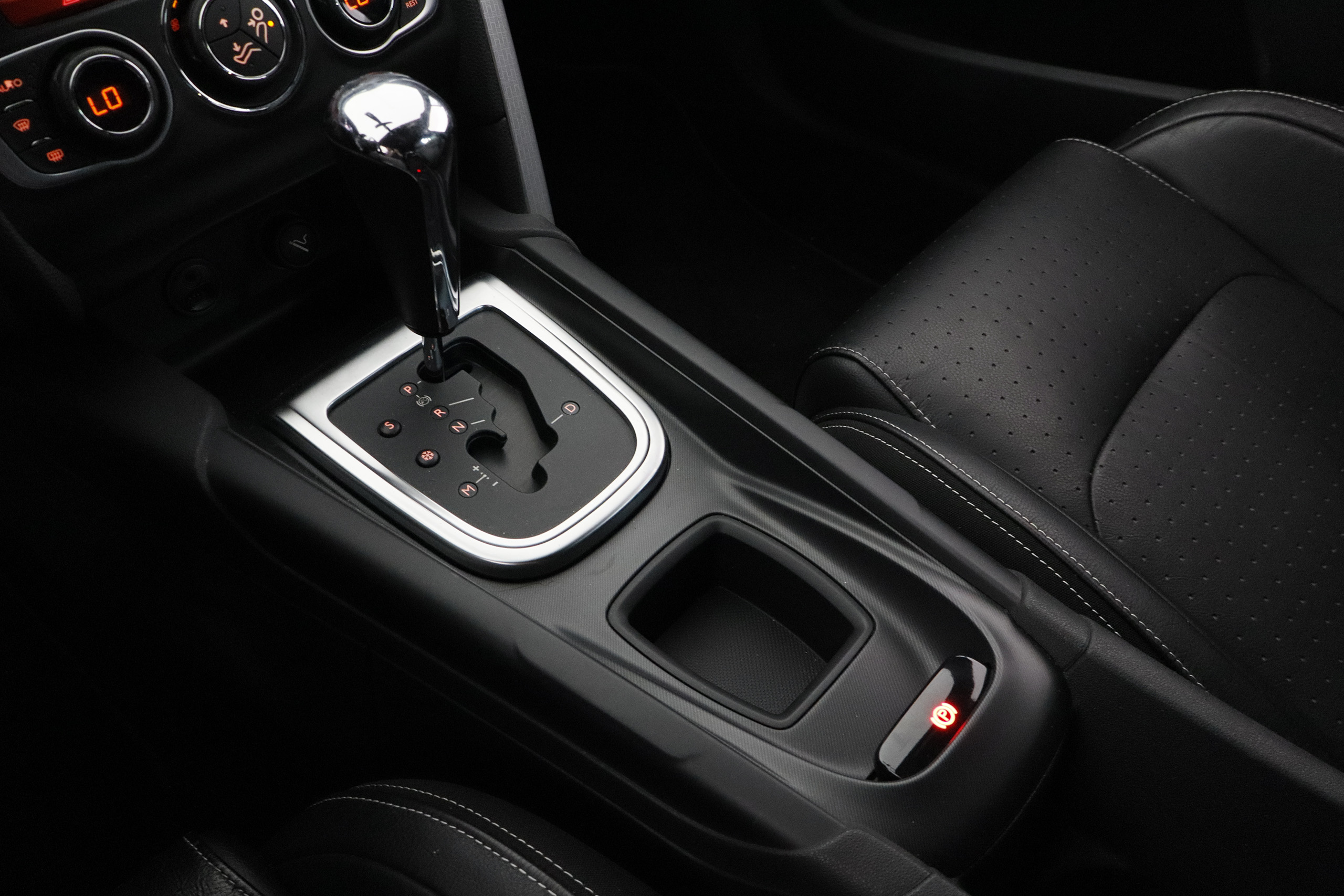 Citroen Ds4 2.0 HDI 160CV SPORT CHIC AUTO 5P # NAVY, CUERO foto 19