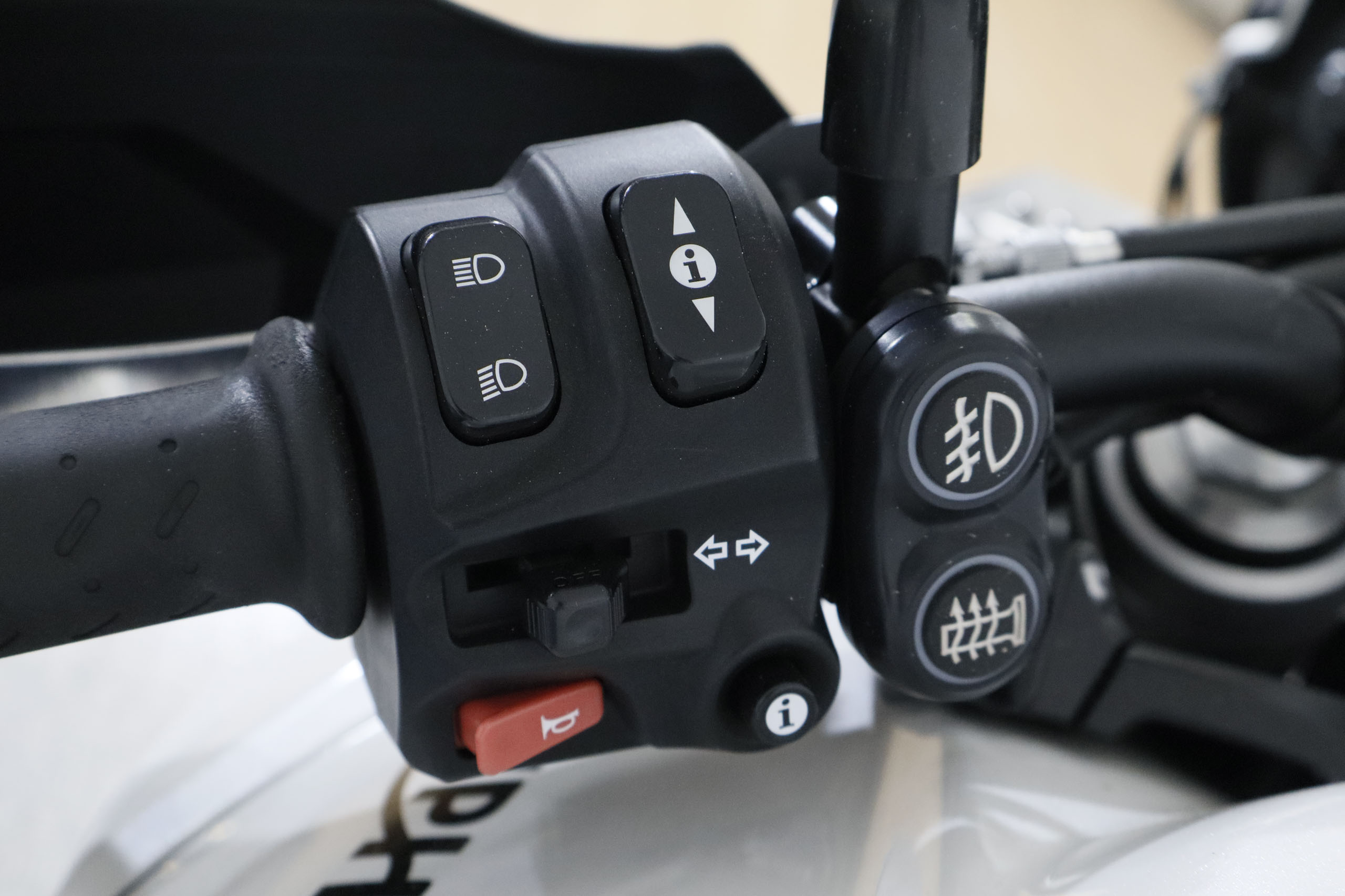 Triumph Tiger 800 TIGER 800 XRX ABS   KIT MALETAS foto 18