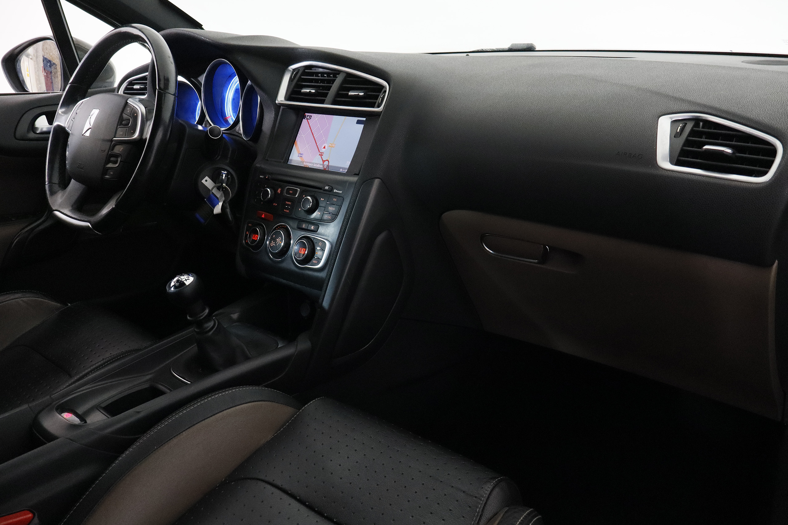 Citroen Ds4 1.6 200CV SPORT CHIC 5P # NAVY, CUERO foto 15