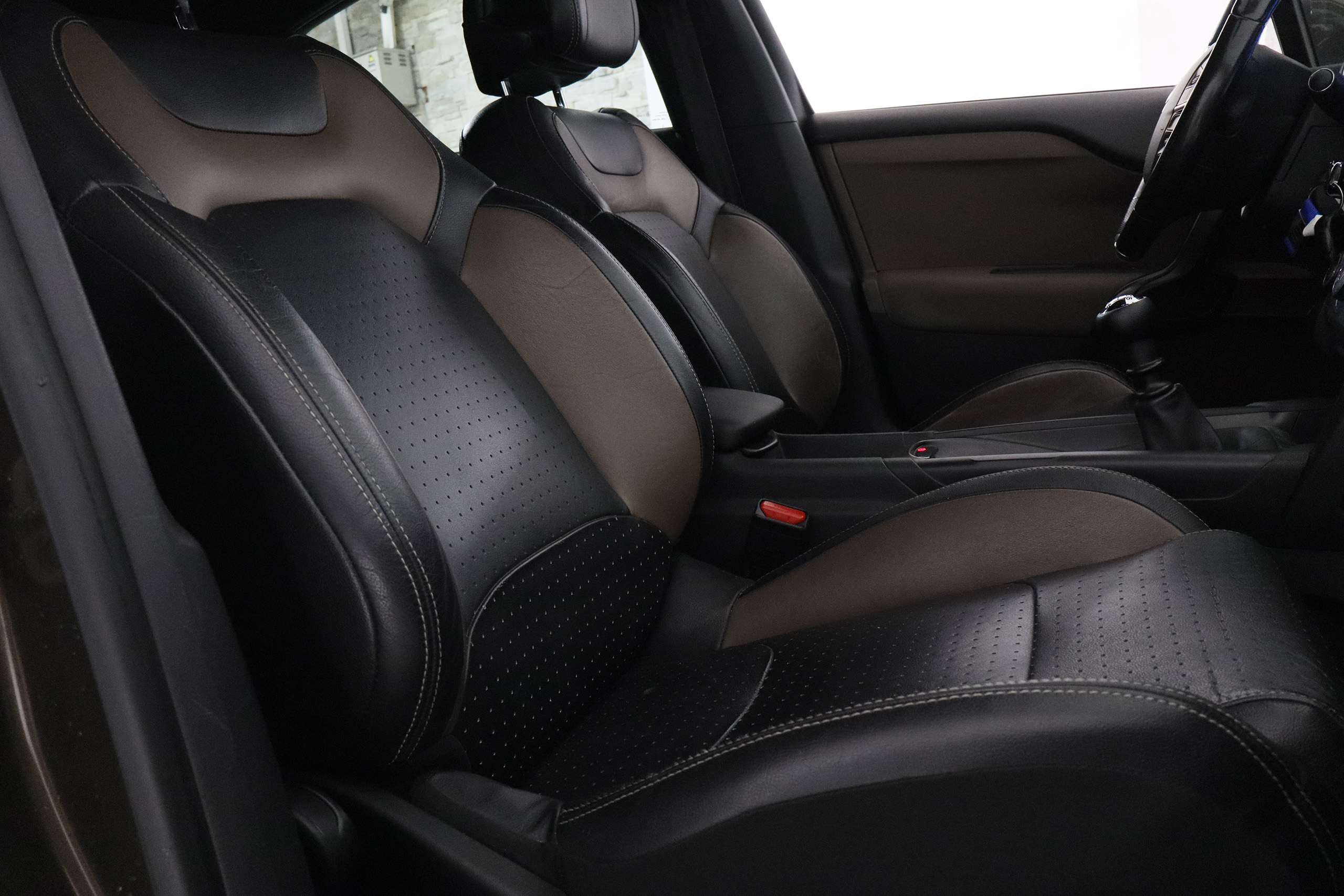 Citroen Ds4 1.6 200CV SPORT CHIC 5P # NAVY, CUERO foto 23