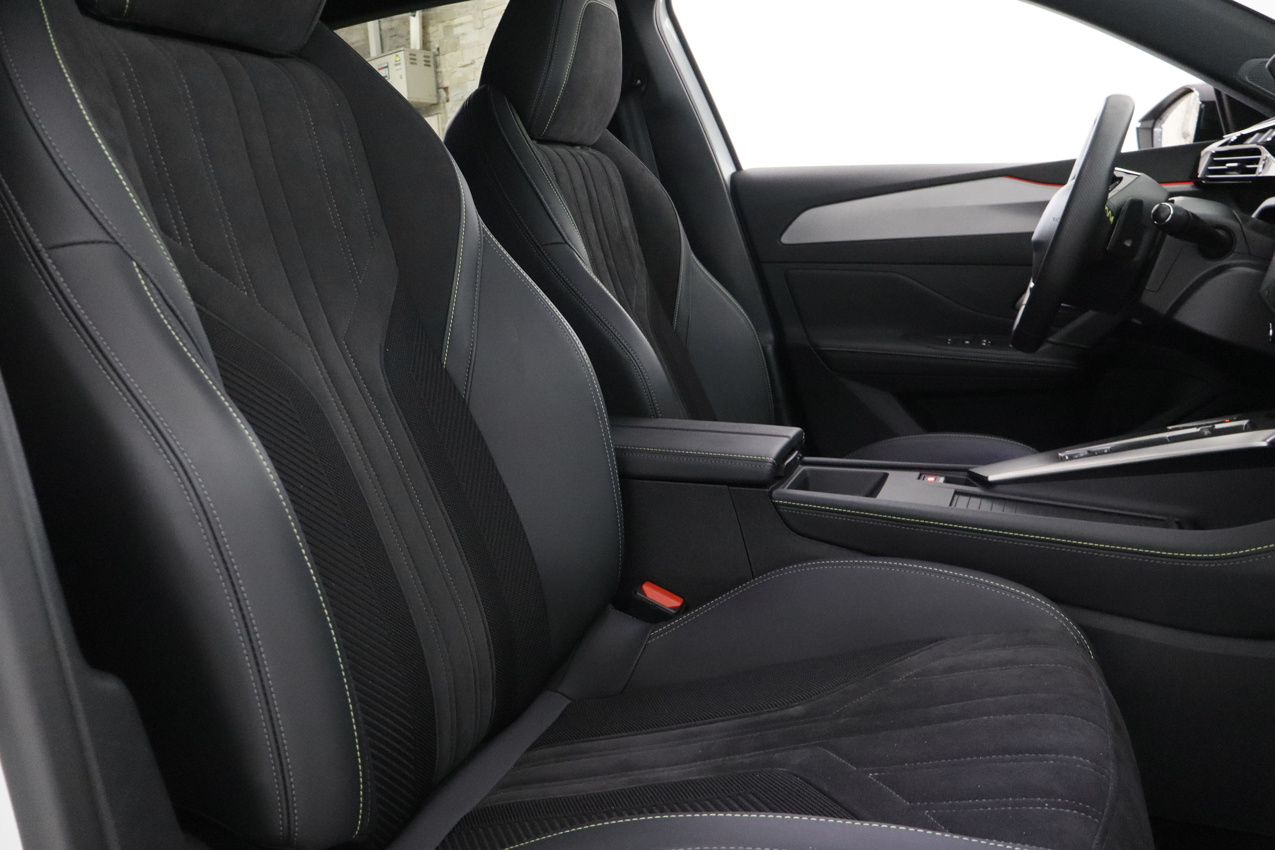 Peugeot 308 1.2 GT 130CV AUTO 5P # NAVY,FAROS LED,LEVAS EN VOLANTE,CAMARA TRASERA foto 27