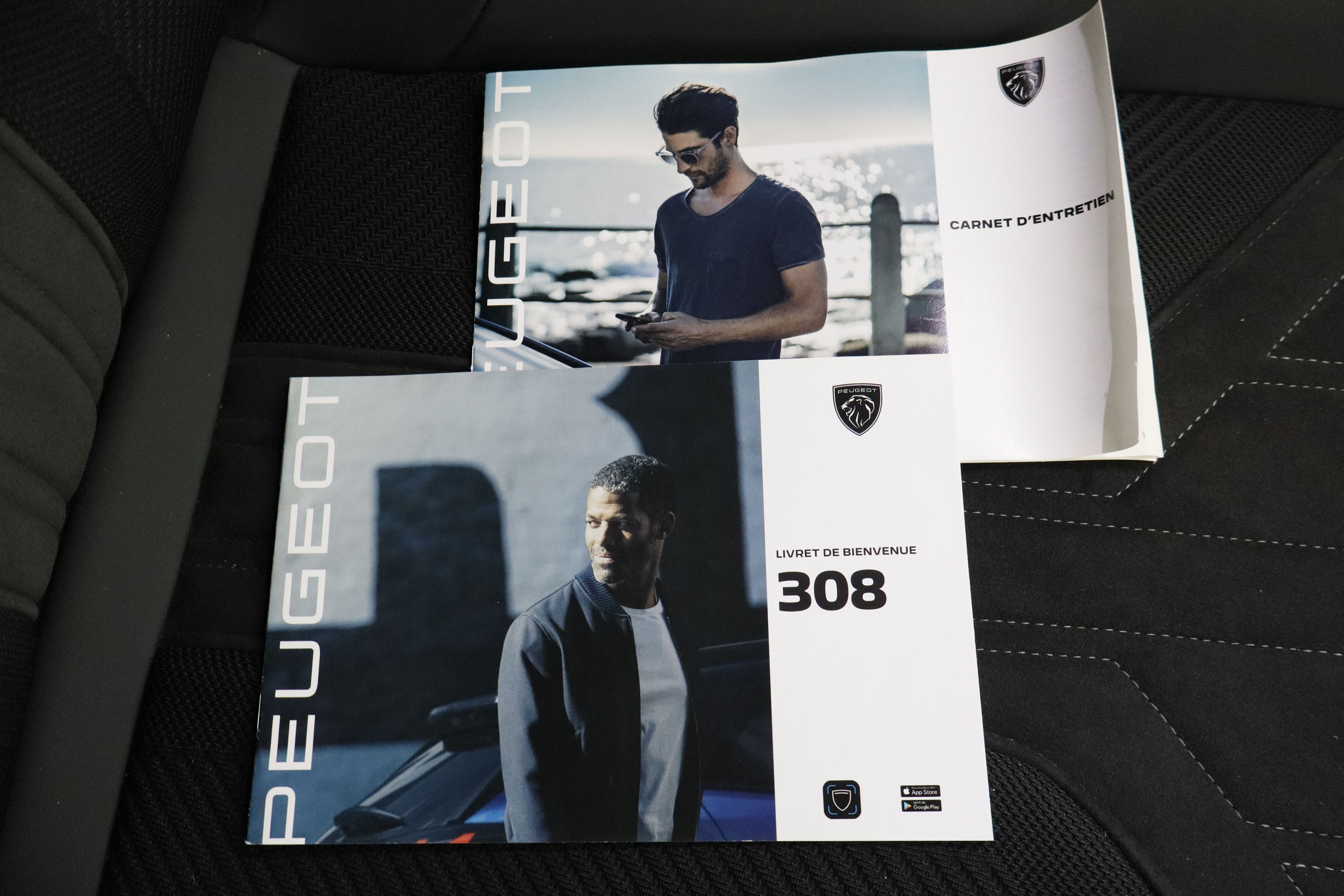 Peugeot 308 1.2 GT 130CV AUTO 5P # NAVY,FAROS LED,LEVAS EN VOLANTE,CAMARA TRASERA foto 29