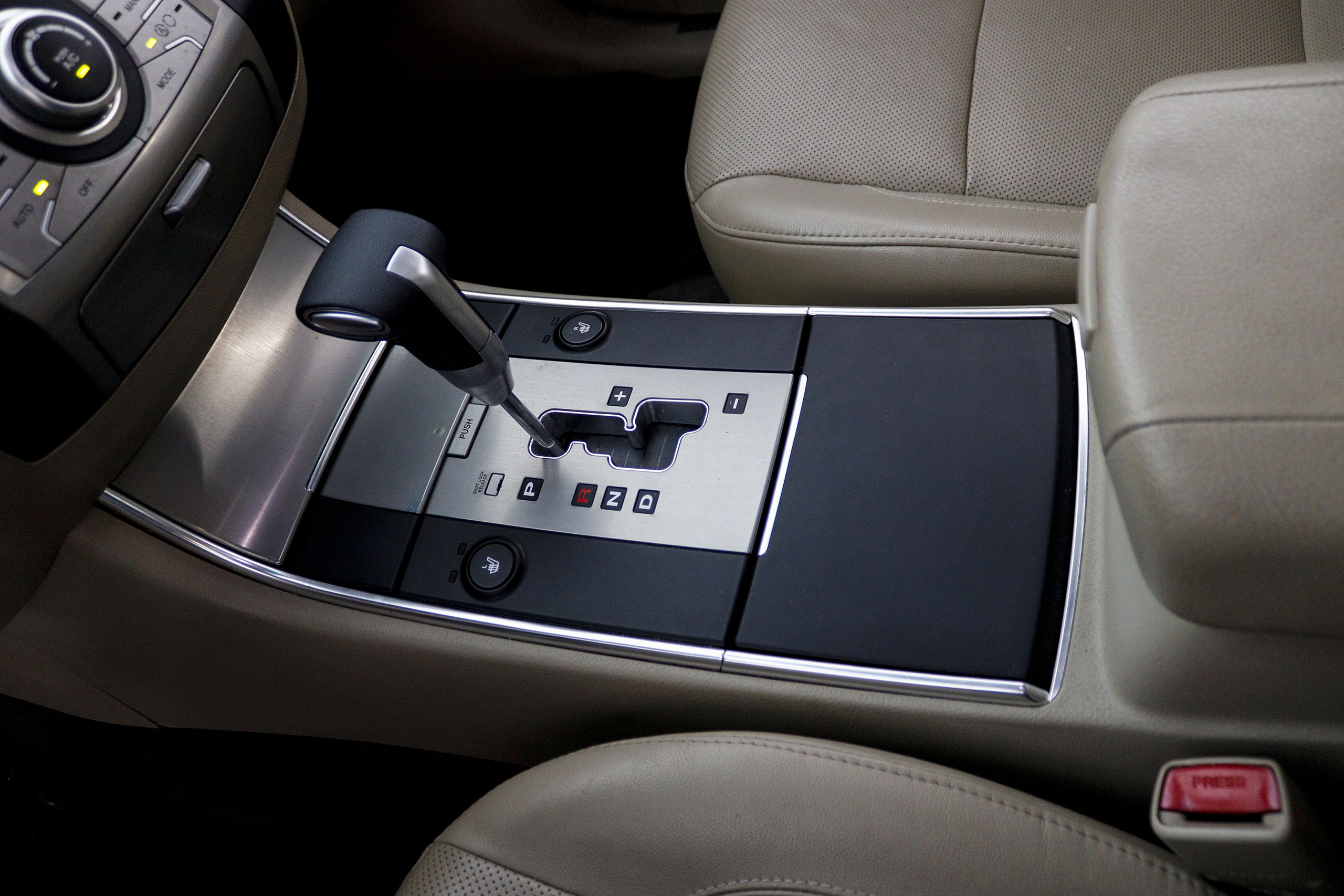 Hyundai Ix55 3.0 CRDI VGT V6 240CV GLS STYLE 7 PLAZAS AUTO 5P #TECHO, CUERO foto 20