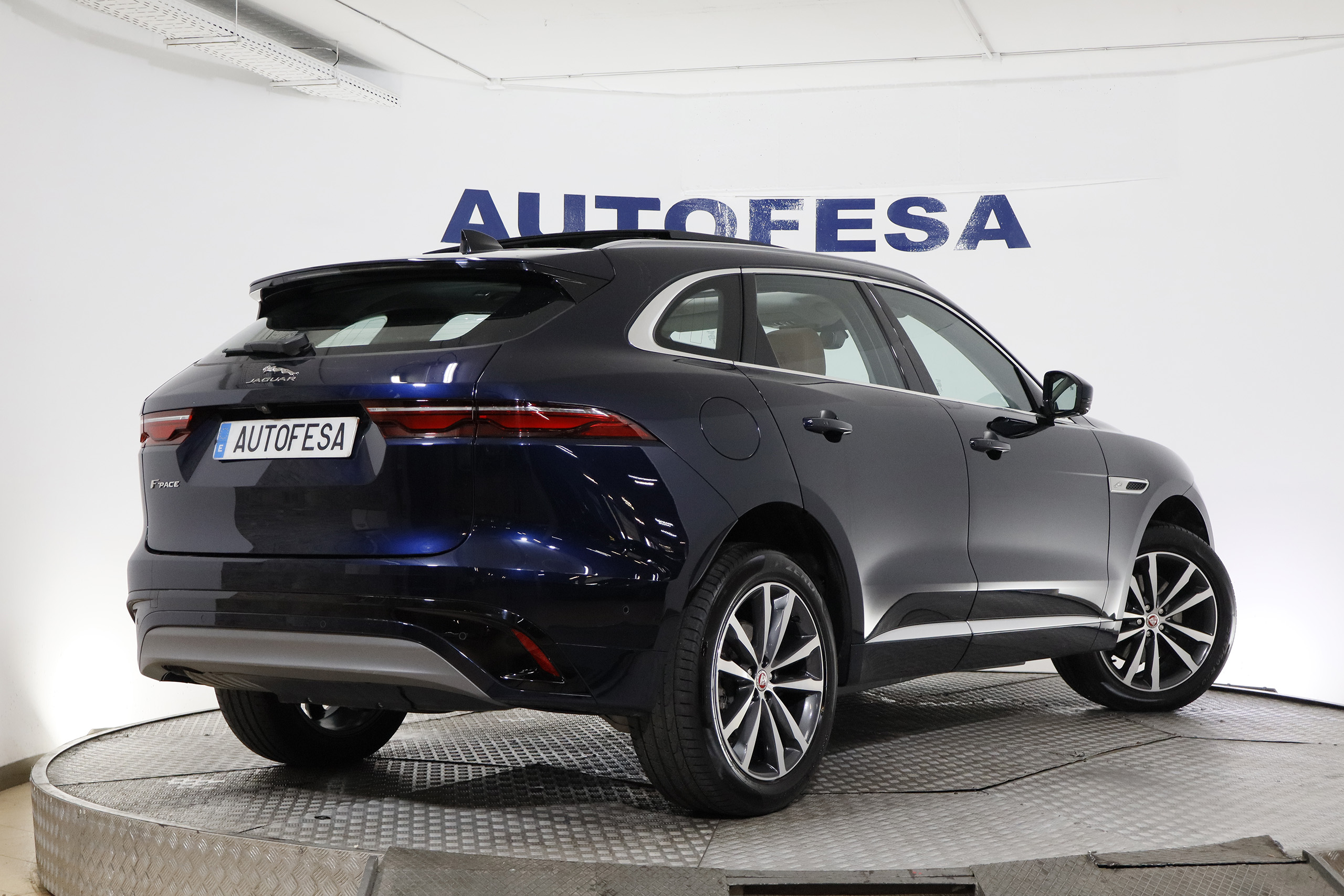 Jaguar F-PACE 2.0 D 14 204CV AWD AUTO MHEV R-DYNAMIC SE 5P , TECHO ELE PANORAMICO, NAVY, CUERO F-PACE 2.0 D 14 204CV AWD AUTO MHEV R-DYNAMIC SE 5P , TECHO ELE PANORAMICO, NAVY, CUERO foto 9