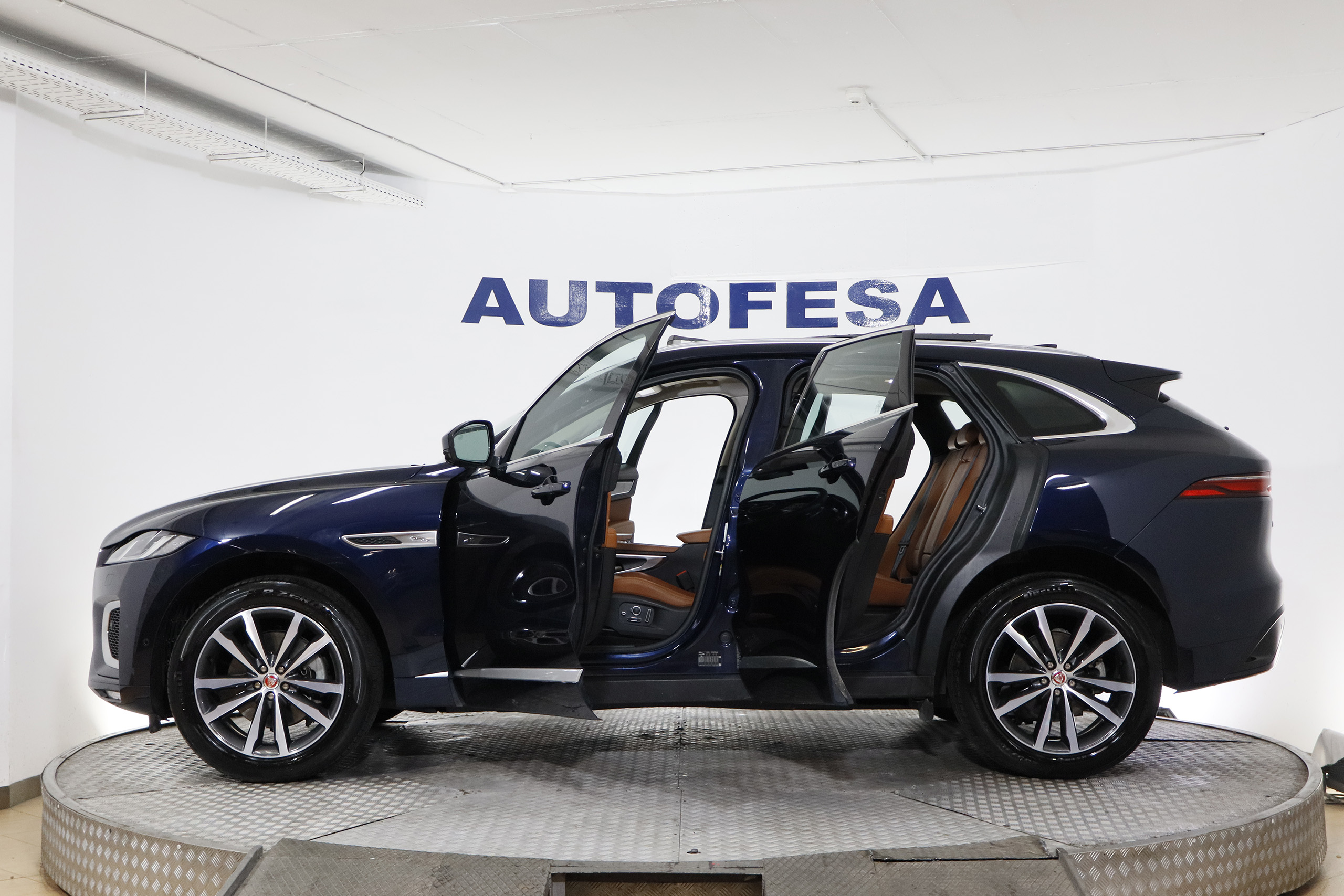 Jaguar F-PACE 2.0 D 14 204CV AWD AUTO MHEV R-DYNAMIC SE 5P , TECHO ELE PANORAMICO, NAVY, CUERO F-PACE 2.0 D 14 204CV AWD AUTO MHEV R-DYNAMIC SE 5P , TECHO ELE PANORAMICO, NAVY, CUERO foto 11