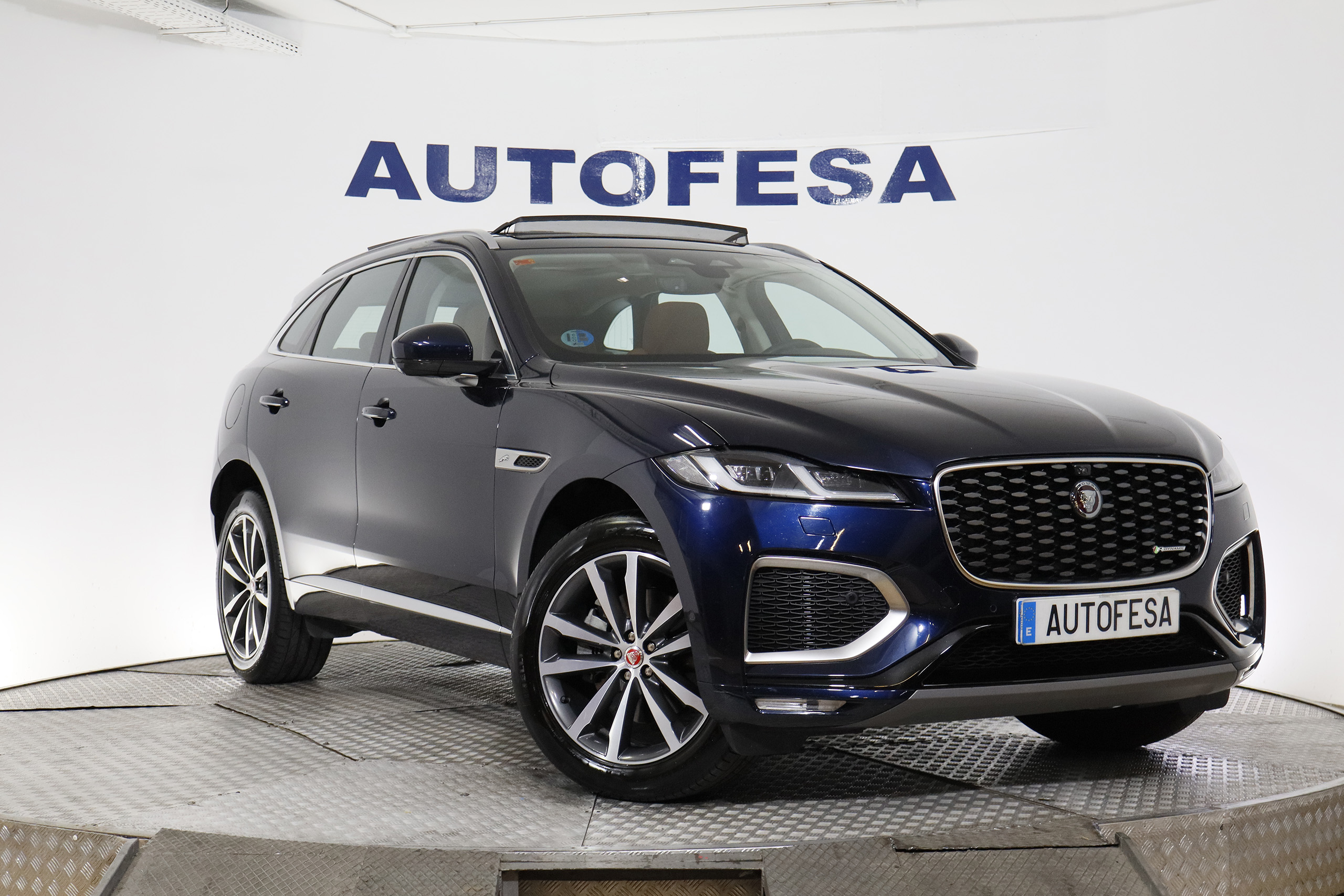 Jaguar F-PACE 2.0 D 14 204CV AWD AUTO MHEV R-DYNAMIC SE 5P , TECHO ELE PANORAMICO, NAVY, CUERO F-PACE 2.0 D 14 204CV AWD AUTO MHEV R-DYNAMIC SE 5P , TECHO ELE PANORAMICO, NAVY, CUERO foto 3