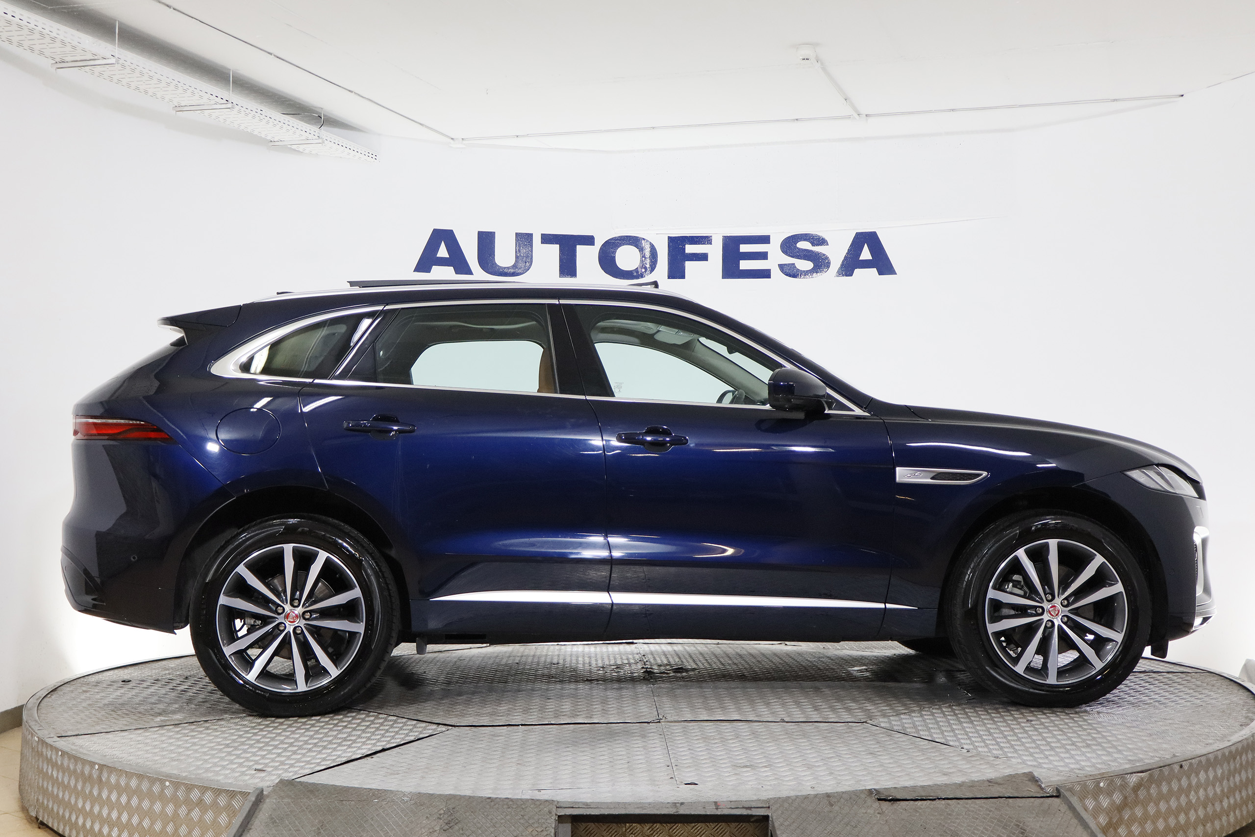 Jaguar F-PACE 2.0 D 14 204CV AWD AUTO MHEV R-DYNAMIC SE 5P , TECHO ELE PANORAMICO, NAVY, CUERO F-PACE 2.0 D 14 204CV AWD AUTO MHEV R-DYNAMIC SE 5P , TECHO ELE PANORAMICO, NAVY, CUERO foto 10