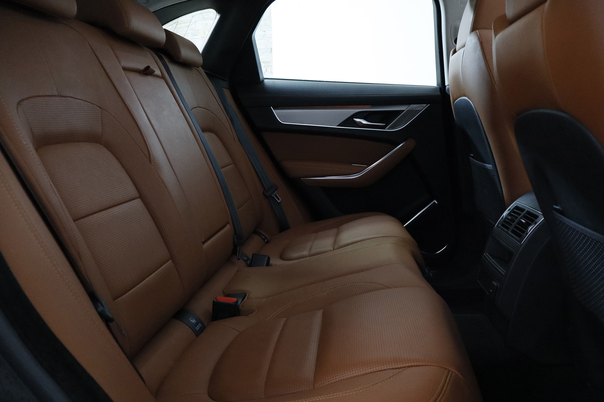 Jaguar F-PACE 2.0 D 14 204CV AWD AUTO MHEV R-DYNAMIC SE 5P , TECHO ELE PANORAMICO, NAVY, CUERO F-PACE 2.0 D 14 204CV AWD AUTO MHEV R-DYNAMIC SE 5P , TECHO ELE PANORAMICO, NAVY, CUERO foto 31