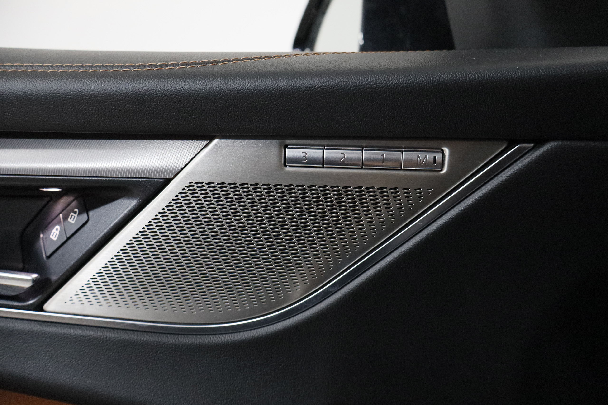 Jaguar F-PACE 2.0 D 14 204CV AWD AUTO MHEV R-DYNAMIC SE 5P , TECHO ELE PANORAMICO, NAVY, CUERO F-PACE 2.0 D 14 204CV AWD AUTO MHEV R-DYNAMIC SE 5P , TECHO ELE PANORAMICO, NAVY, CUERO foto 26