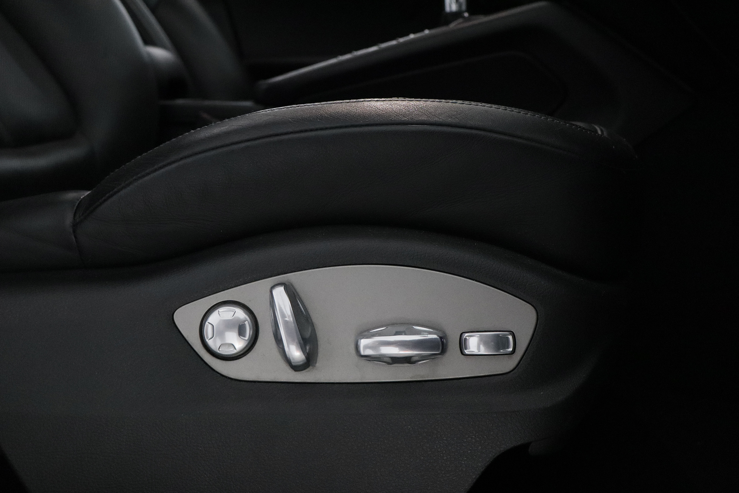 Porsche Macan 3.0 340CV AUTO 5P # TECHO ELE PANORAMICO, NAVY, CUERO, LIBRO DE REVISIONES foto 28