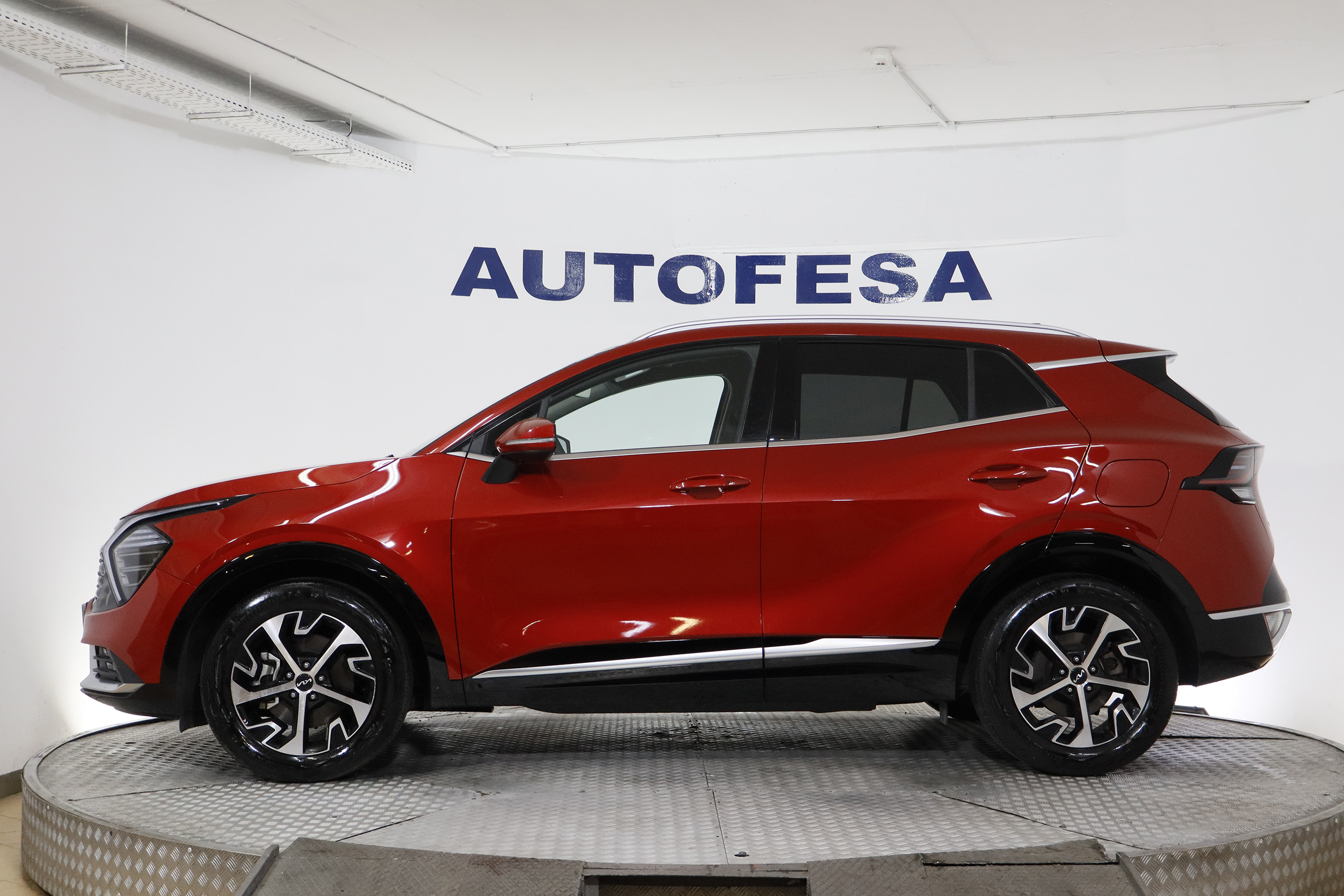 Kia SPORTAGE 1.6 HEV TECH 230CV AUTO 5P # GARANTIA FAB 07/2029, IVA DEDUCIBLE, NAVY, PARKTORNIC 1.6 HEV TECH 230CV AUTO 5P # GARANTIA FAB 07/2029, IVA DEDUCIBLE, NAVY, PARKTORNIC foto 5