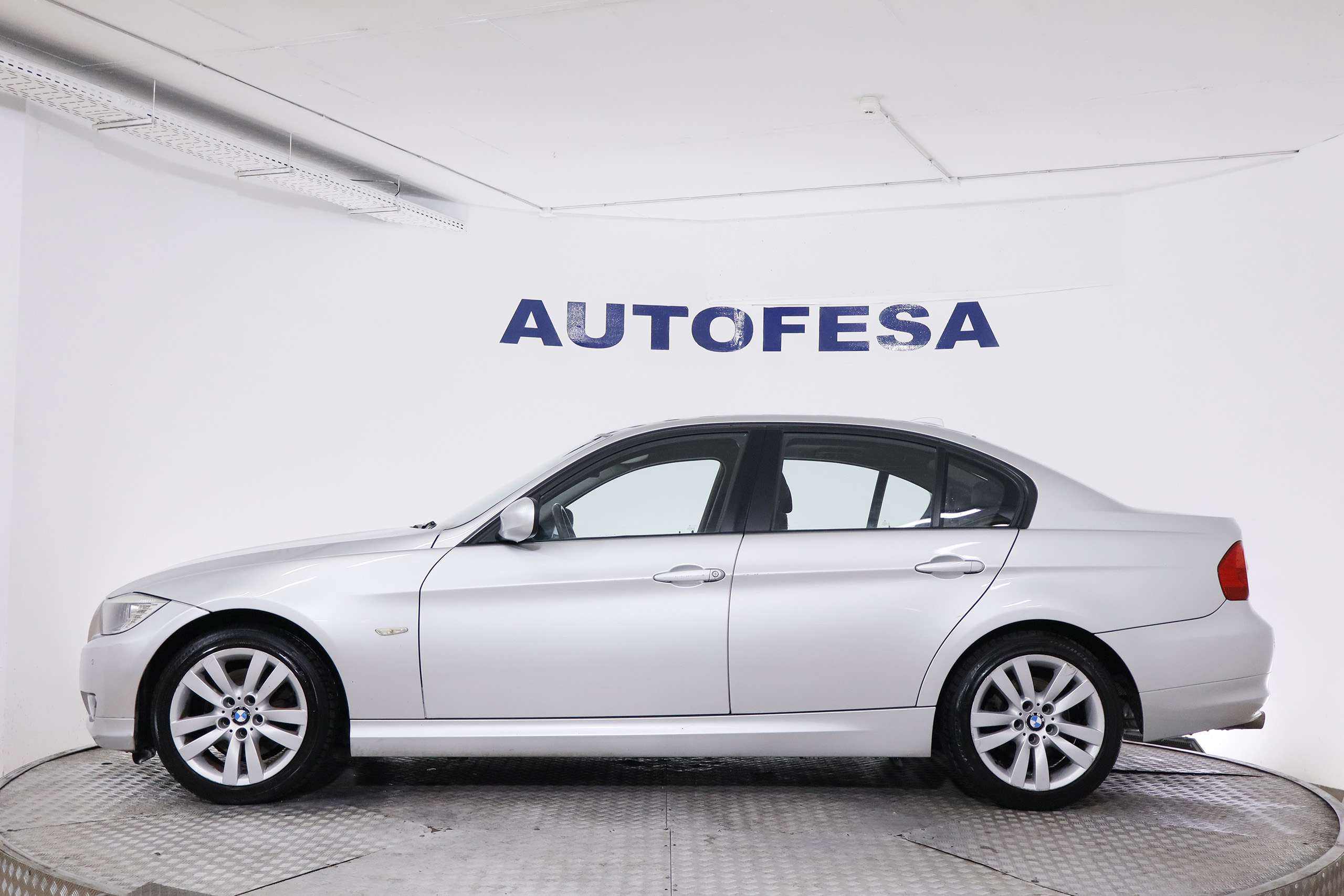 BMW 320 D XDRIVE LUXURY 177CV CH LUXE 4P # NAVY, CUERO foto 5
