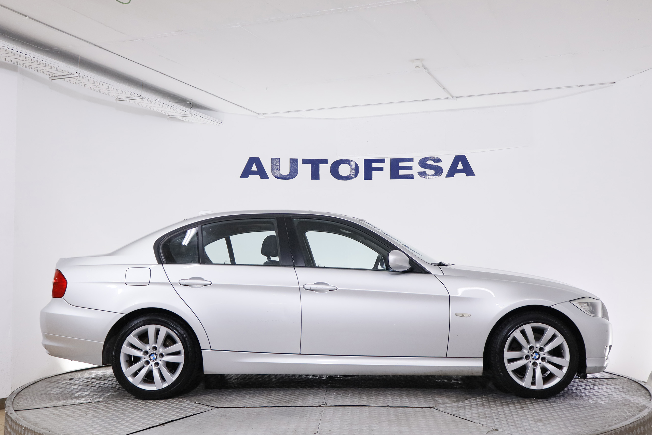 BMW 320 D XDRIVE LUXURY 177CV CH LUXE 4P # NAVY, CUERO foto 10