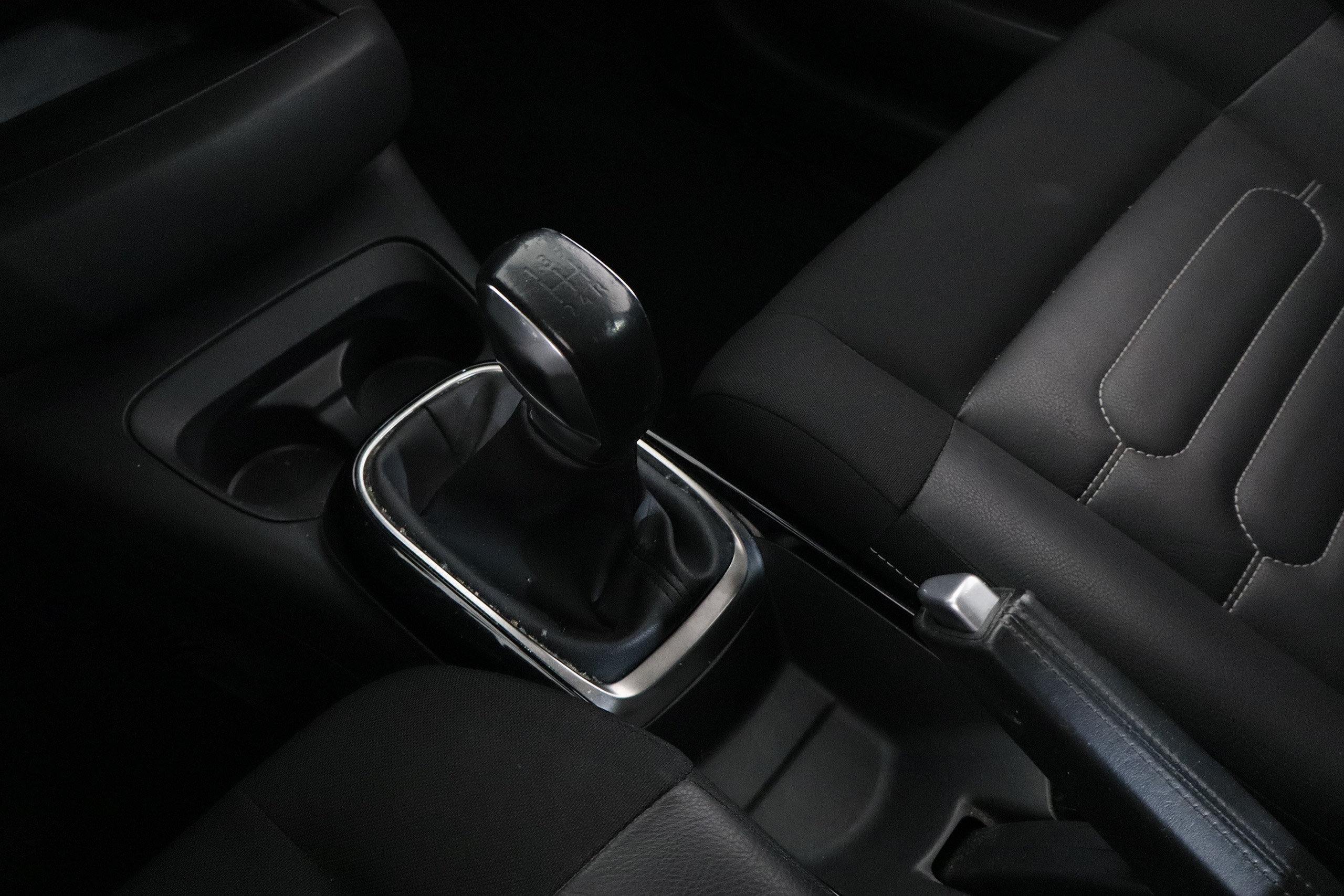 Citroen C4 CACTUS 1.5 HDI 100CV FEEL 5P # NAVY, PARKTRONIC 1.5 HDI 100CV SHINE 5P # NAVY, PARKTRONIC foto 18